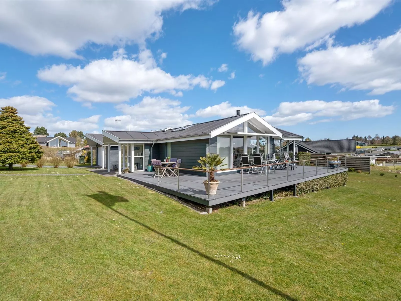 "Kuno" - 300m from the sea-Buiten