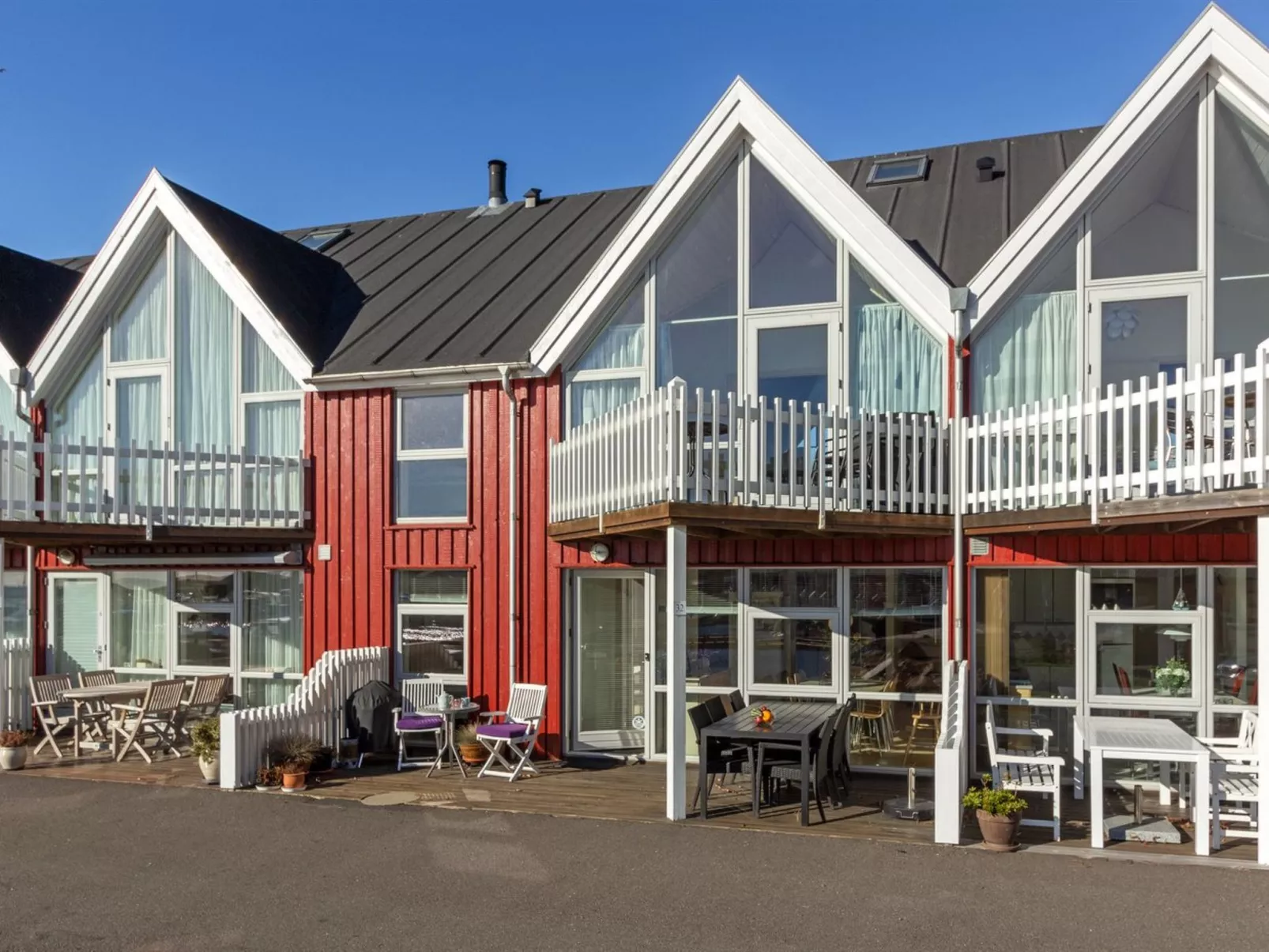 "Halldora" - 10m from the sea-Buiten