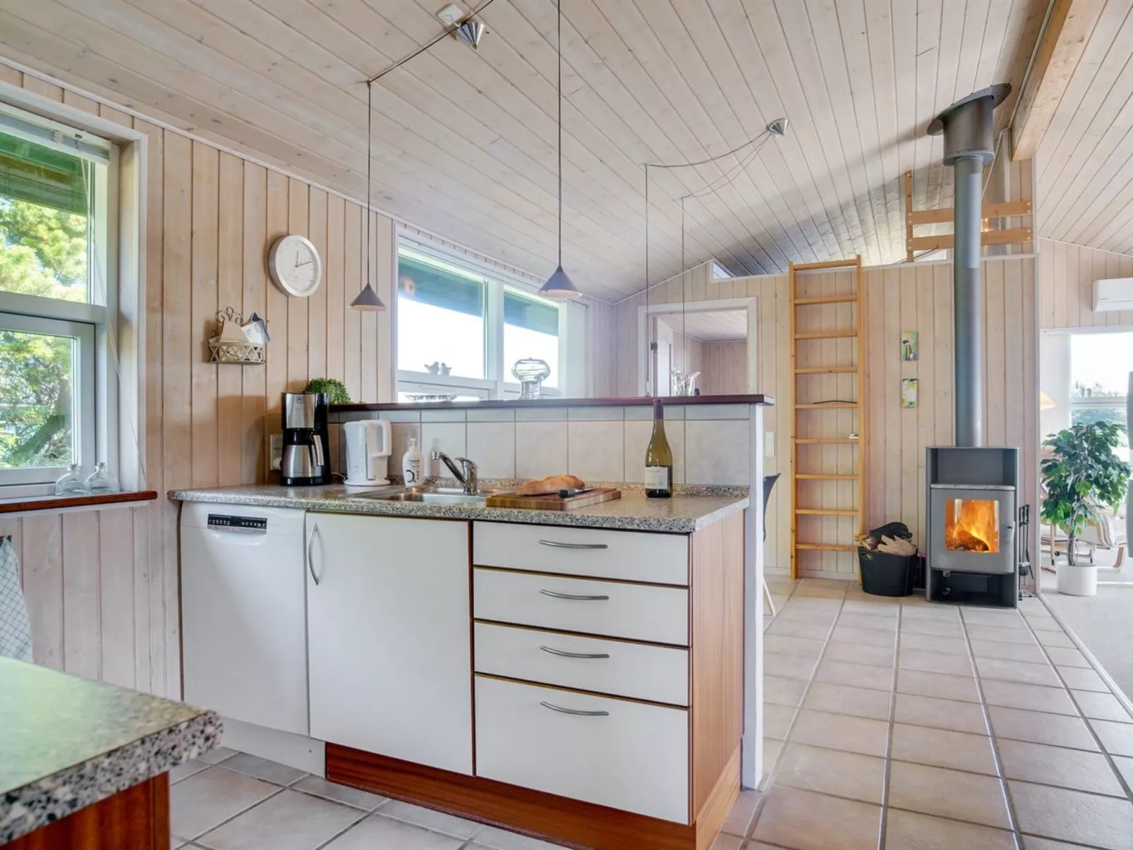 "Elsabet" - 750m from the sea-Binnen