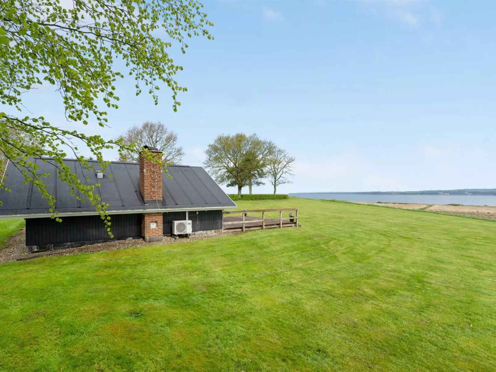 "Henrieke" - 250m to the fjord-Buiten