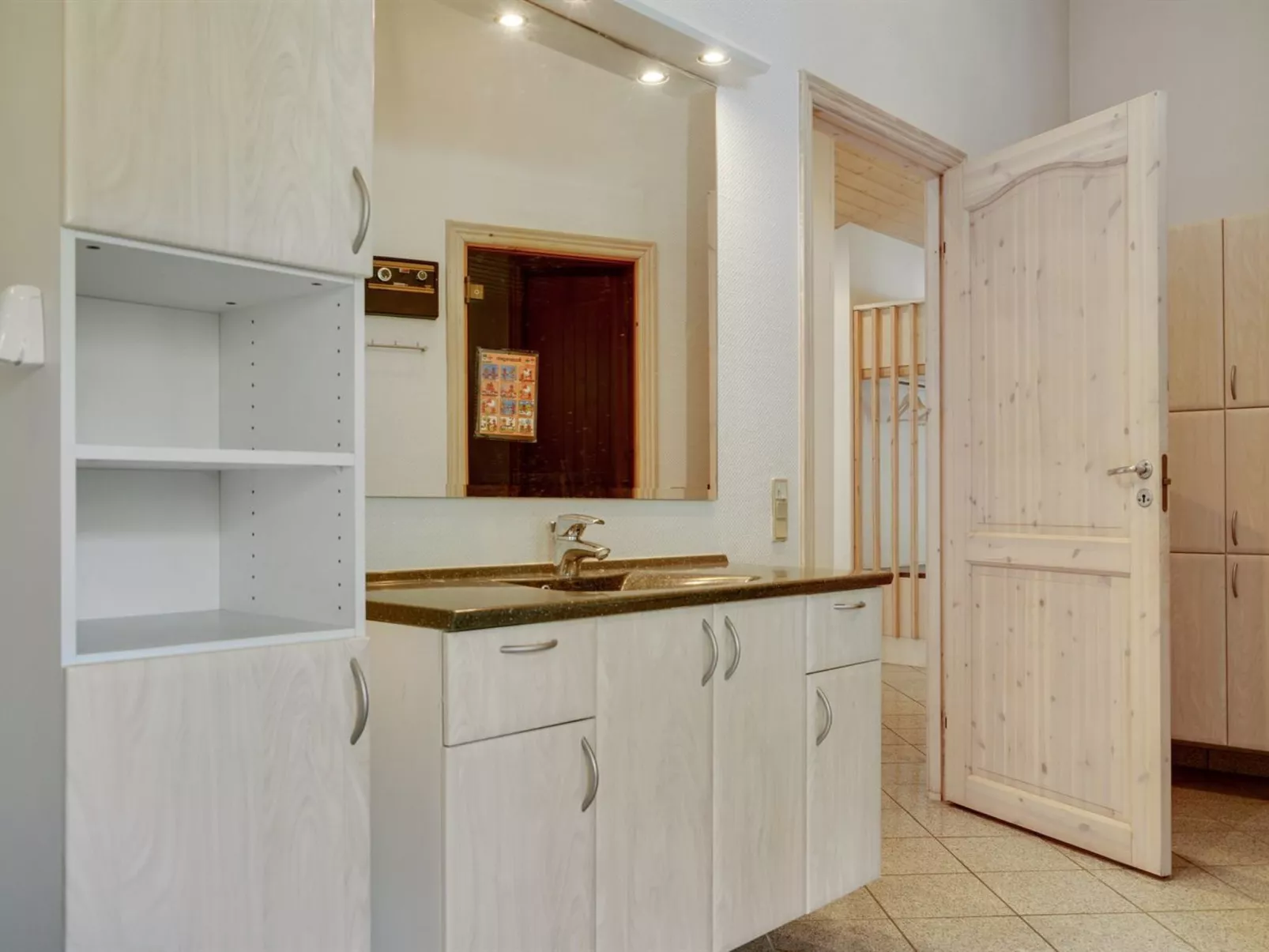 "Liliana" - 800m from the sea-Binnen