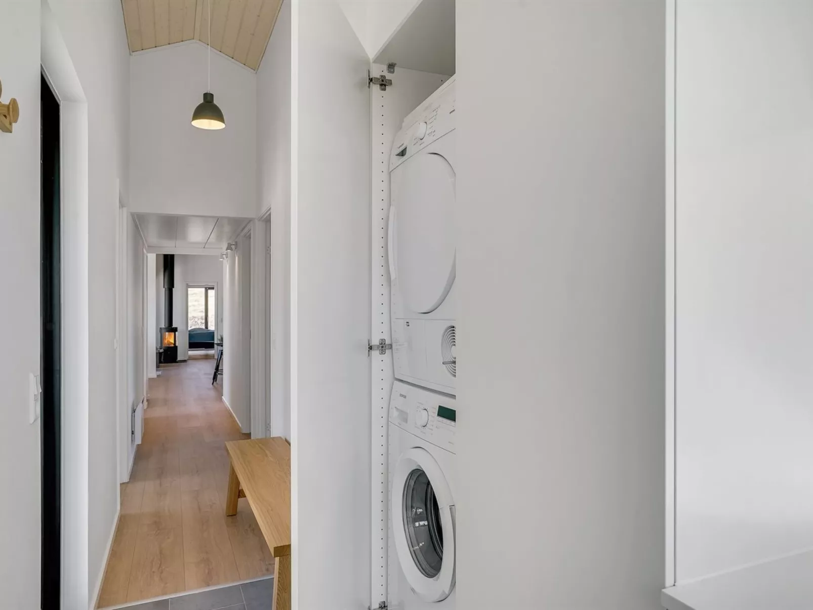 "Aiko" - 50m from the sea-Binnen