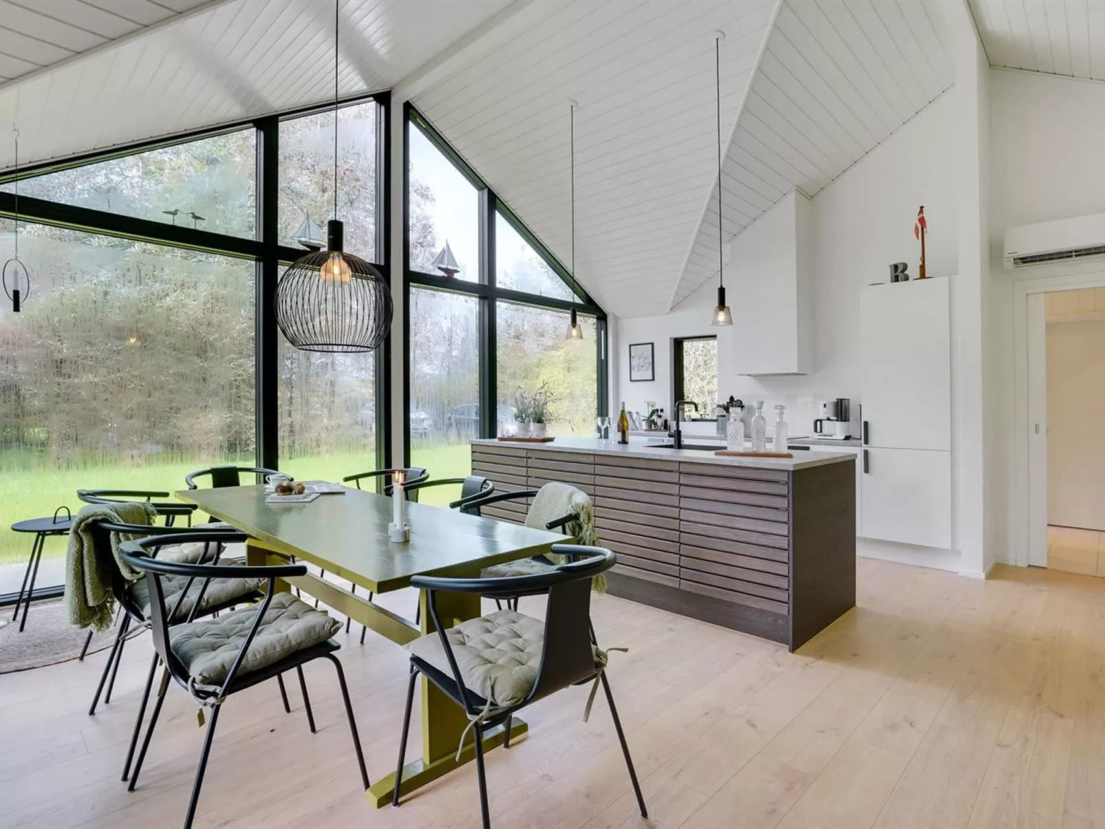 "Tilke" - 400m from the sea-Binnen