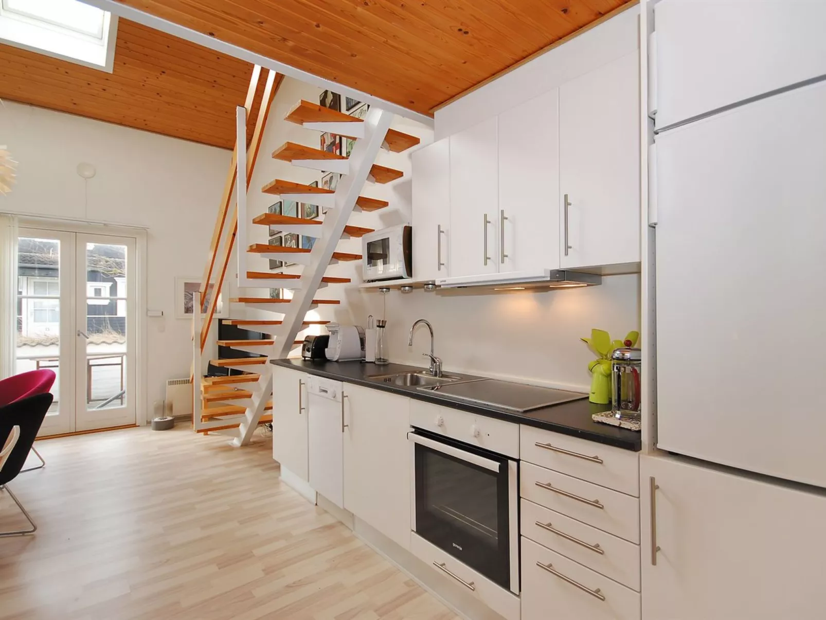 "Vasil" - 100m to the fjord-Binnen