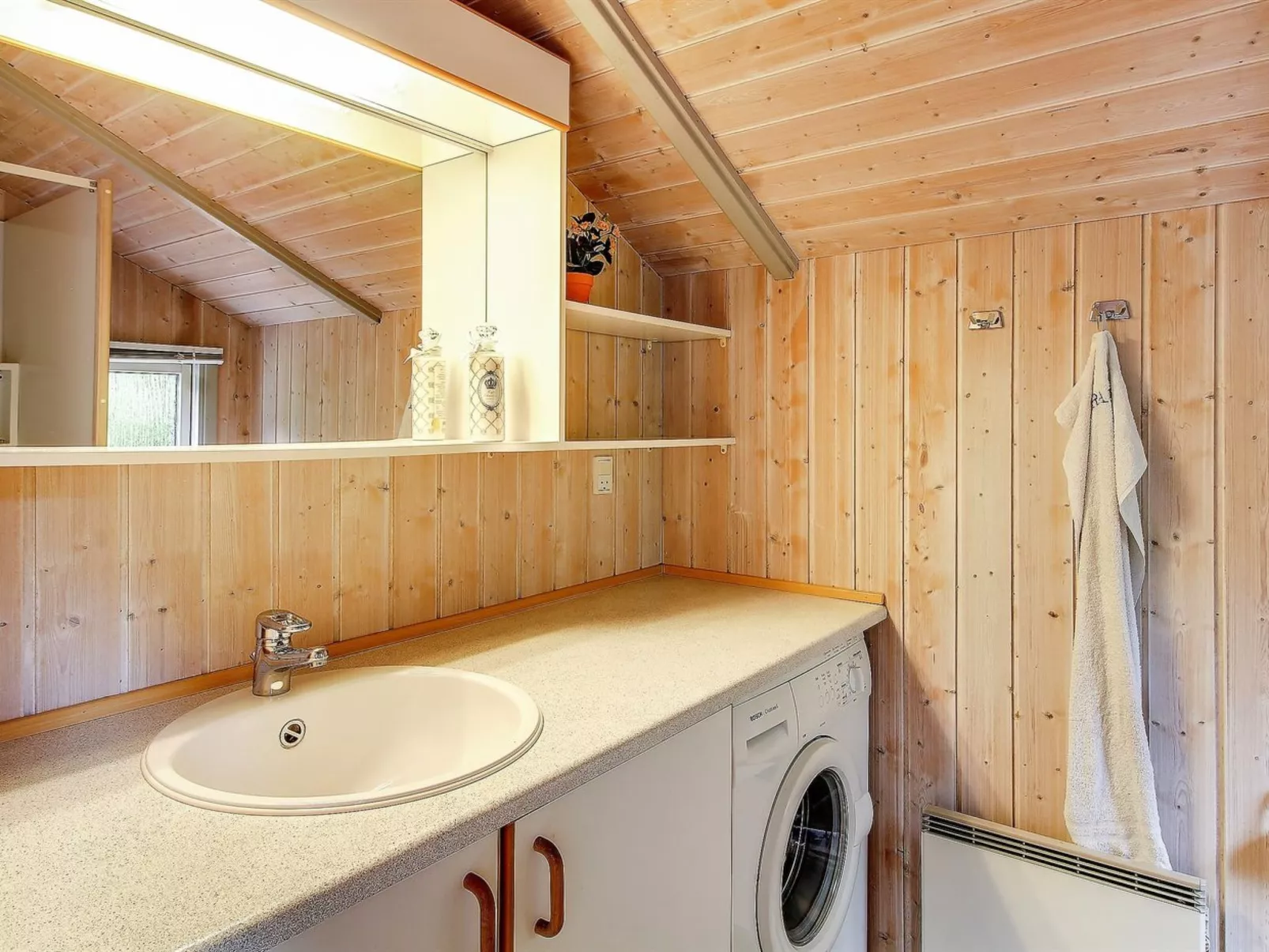 "Frederikke" - 28km from the sea-Binnen