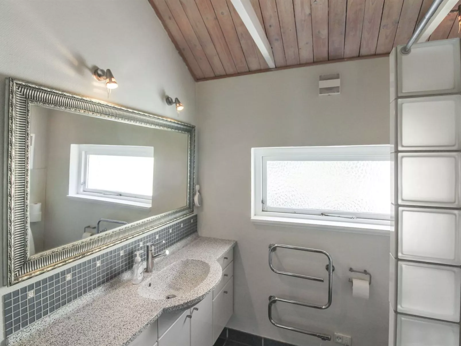 "Christella" - 200m from the sea-Binnen