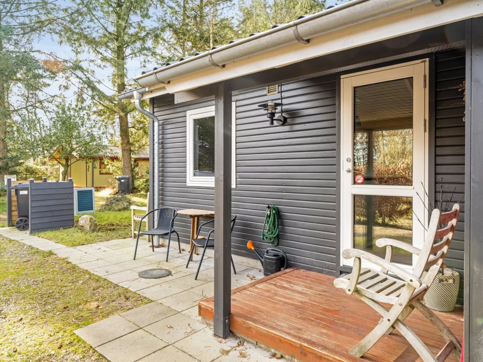 "Milan" - 250m to the fjord-Buiten