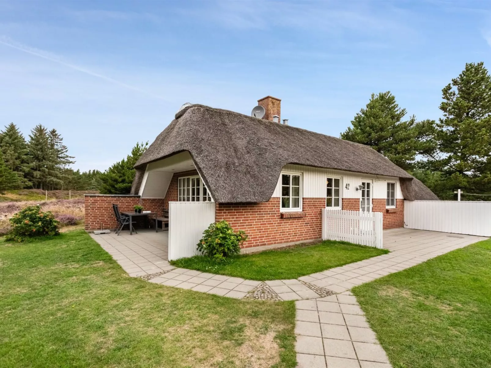 "Hakun" - 4km from the sea-Buiten