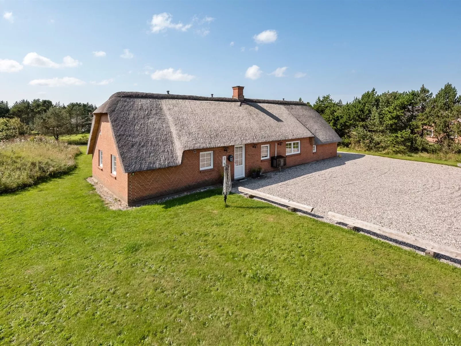 "Aane" - 1.8km from the sea-Buiten