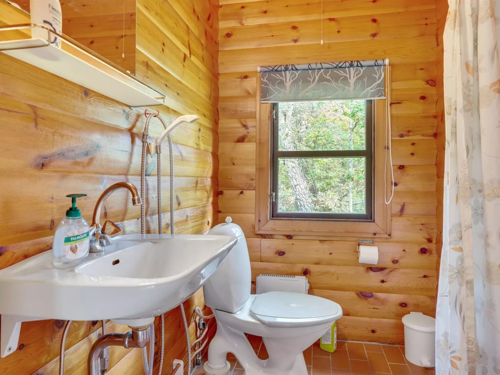 "Beatrix" - 700m from the sea-Binnen