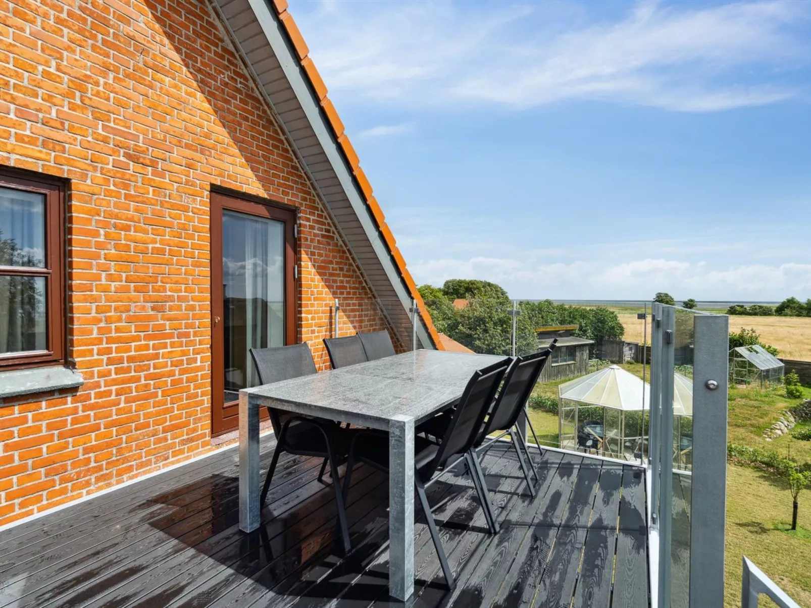 "Amely" - 500m from the sea-Buiten