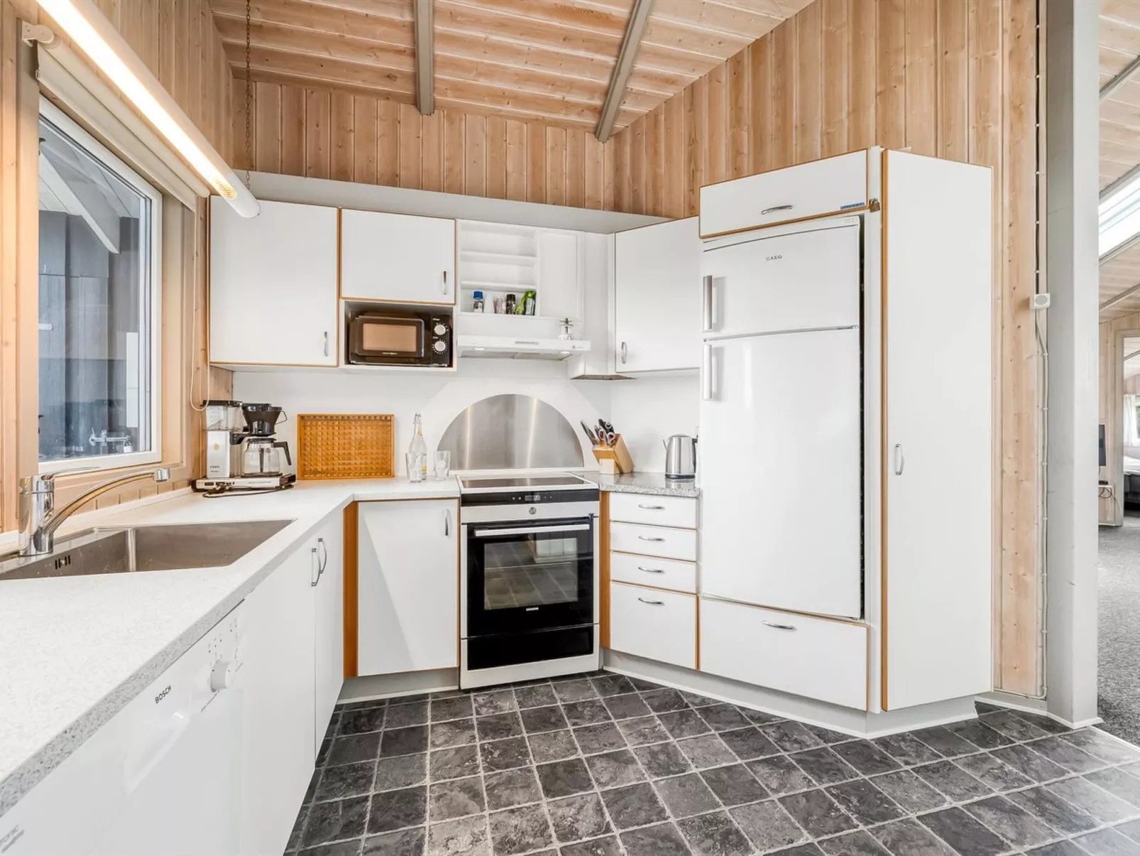 "Marisol" - 600m to the fjord-Binnen