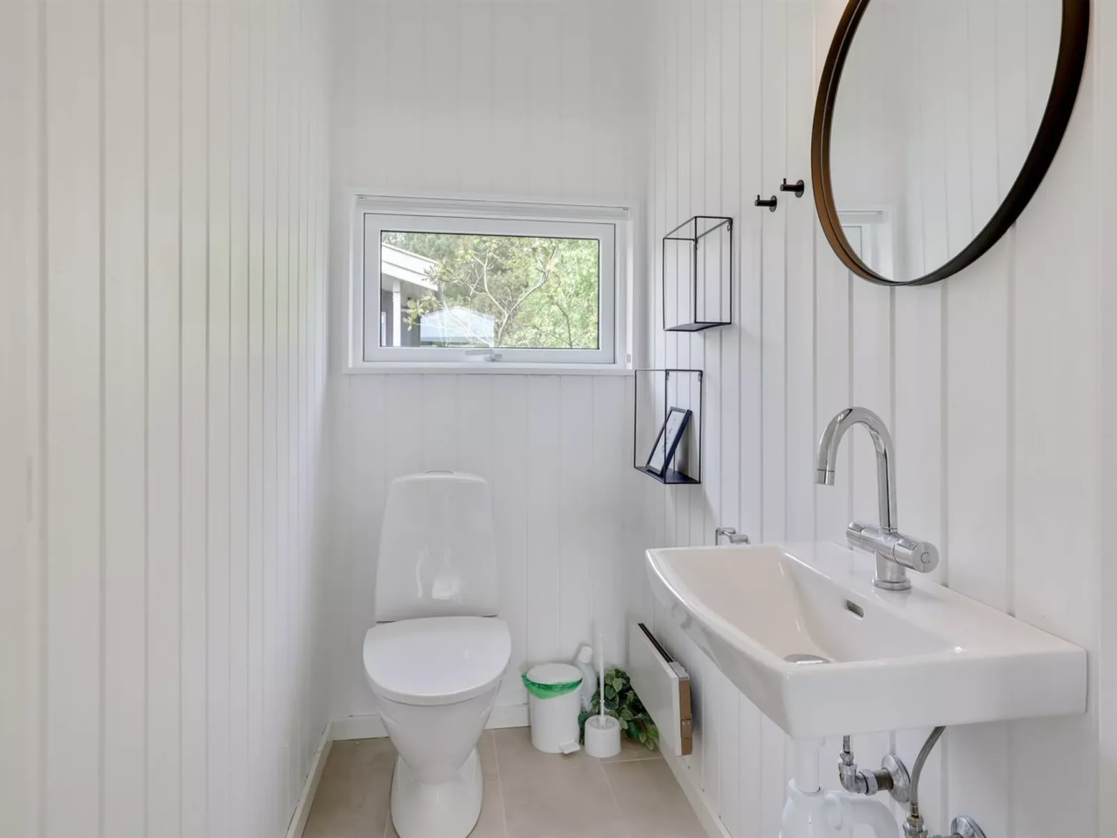 "Botolphus" - 20m from the sea-Binnen