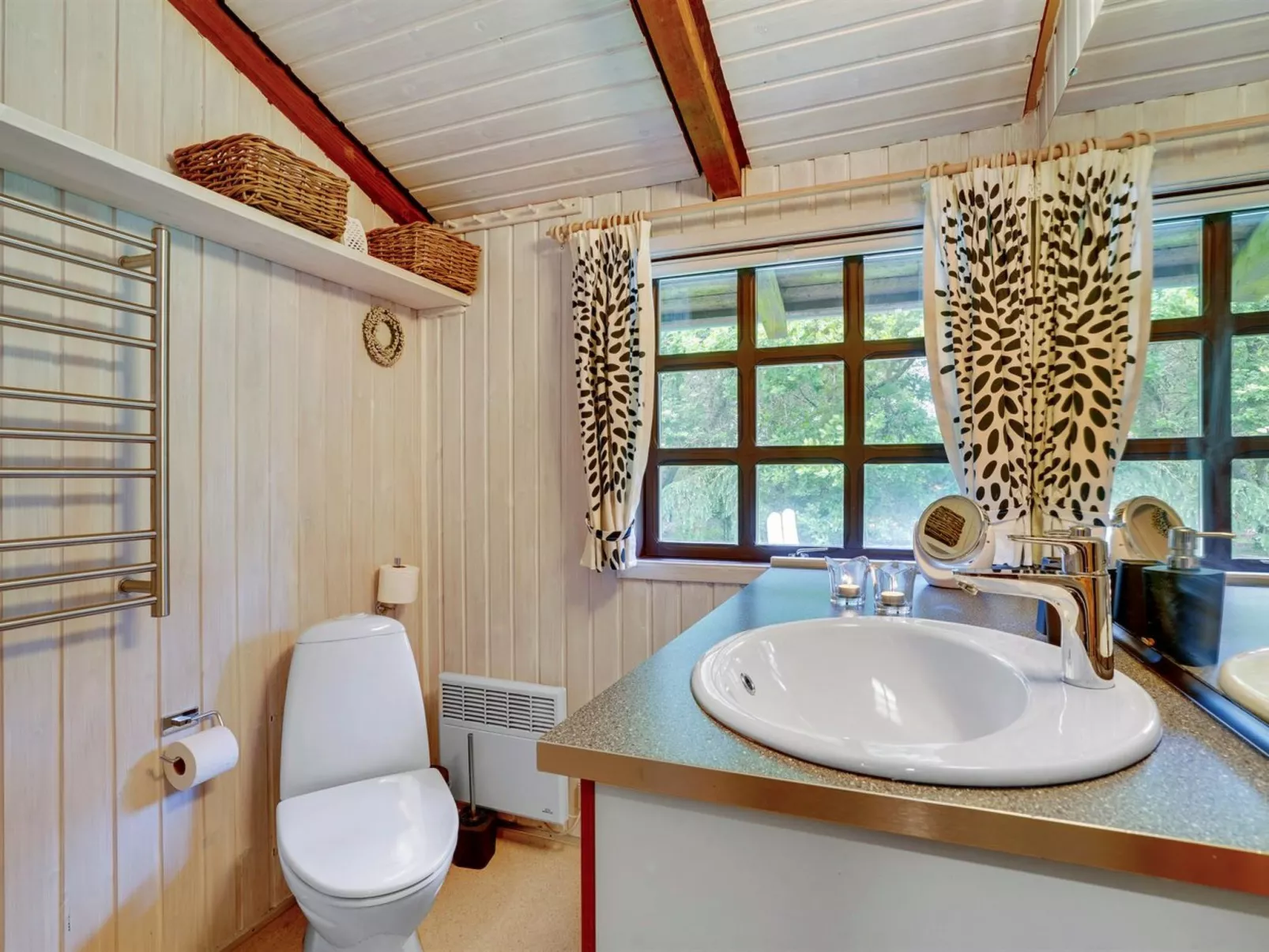 "Gail" - 400m to the fjord-Binnen