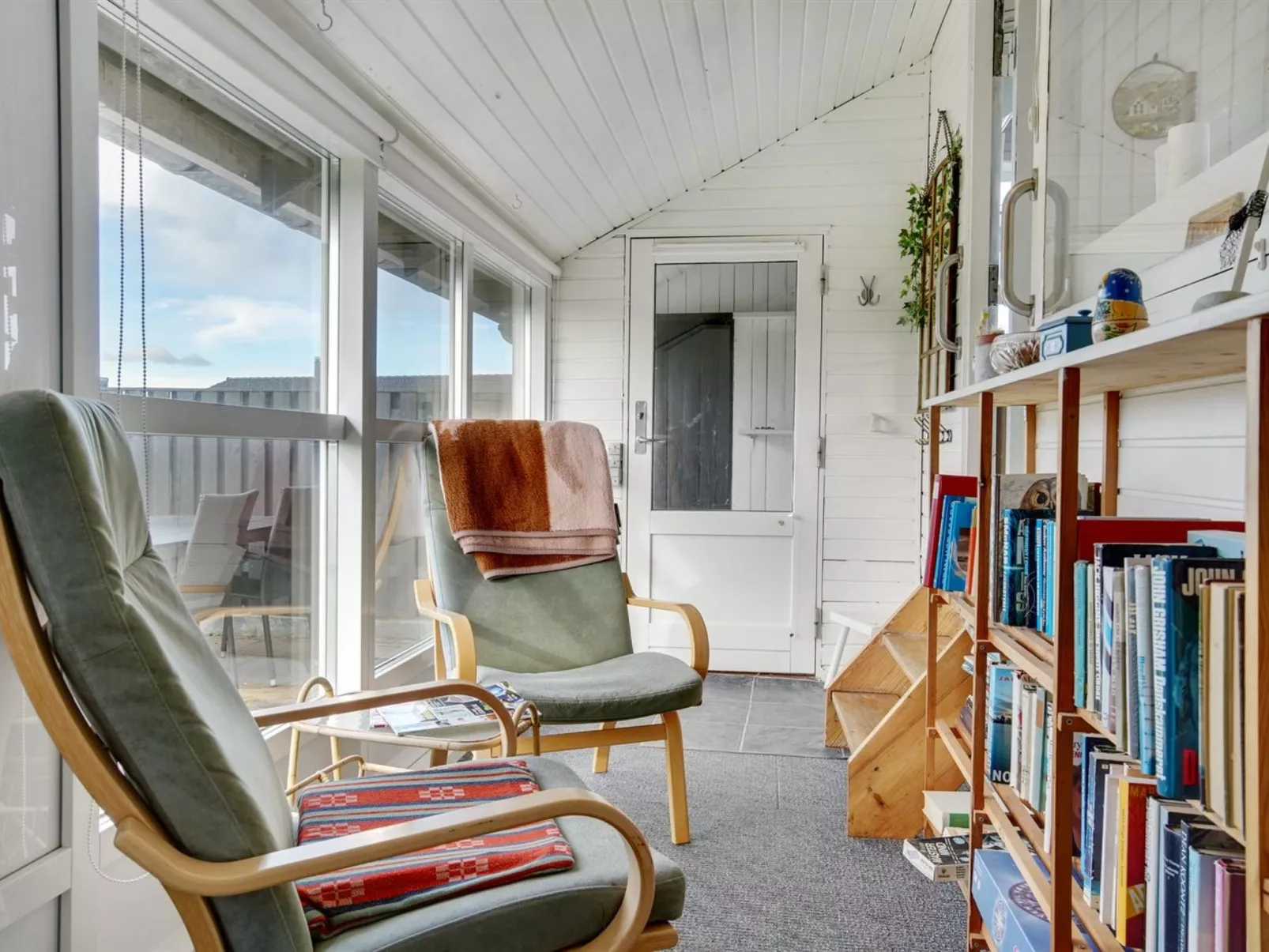 "Miroslava" - 140m from the sea-Binnen