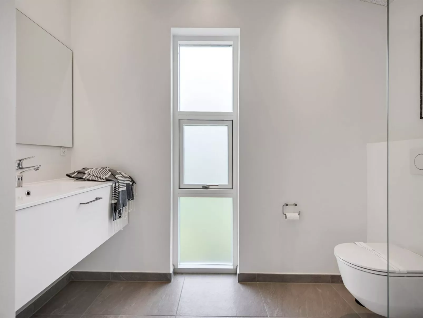 "Aatami" - 500m from the sea-Binnen