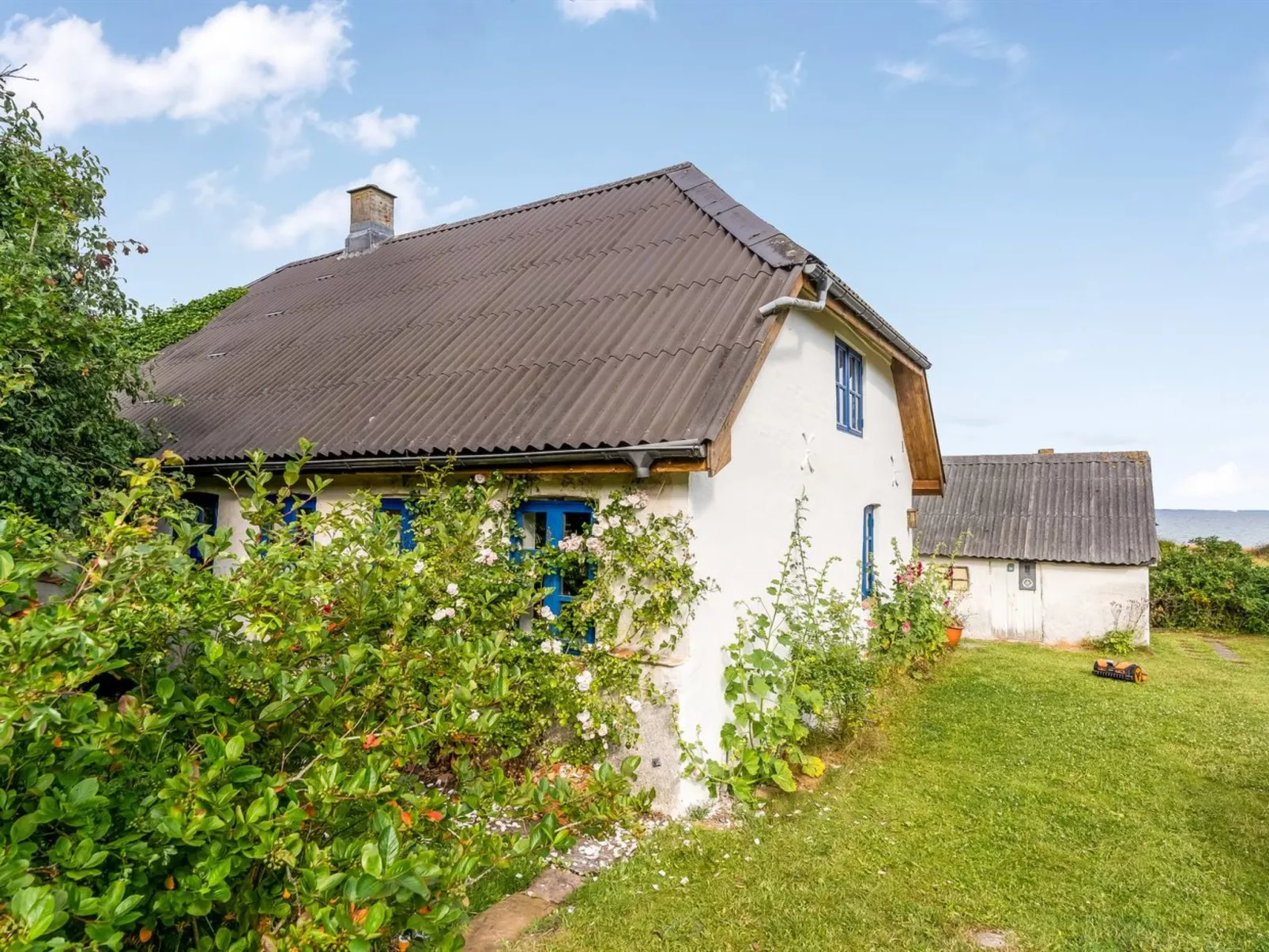 "Agrippa" - 30m to the fjord-Buiten