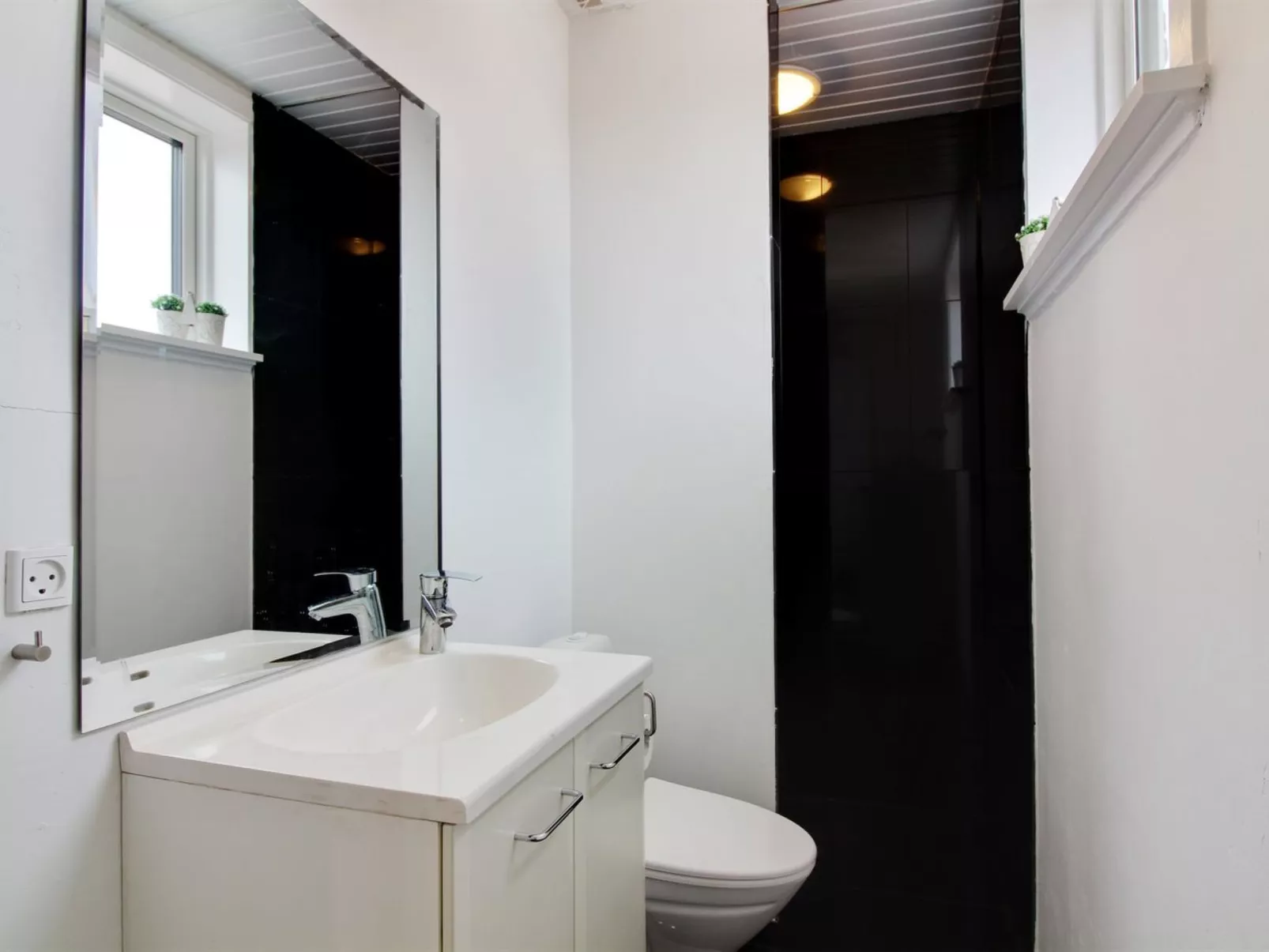 "Kosara" - 50m from the sea-Binnen