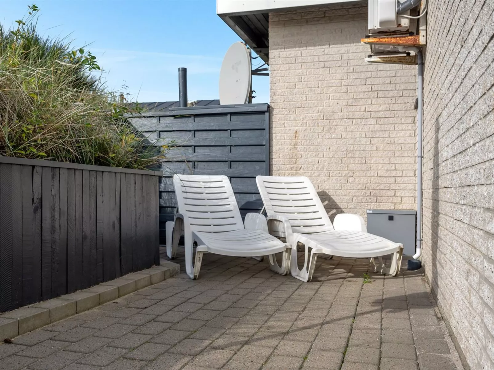 "Elizabeta" - 100m to the fjord-Buiten