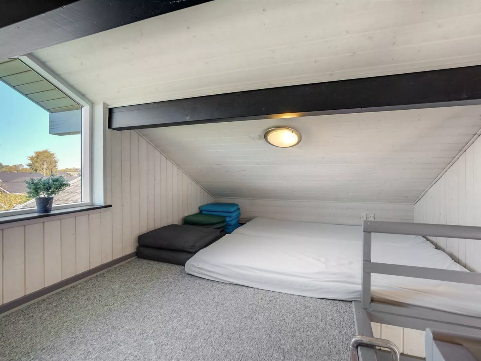 "Sylvana" - 400m from the sea-Binnen