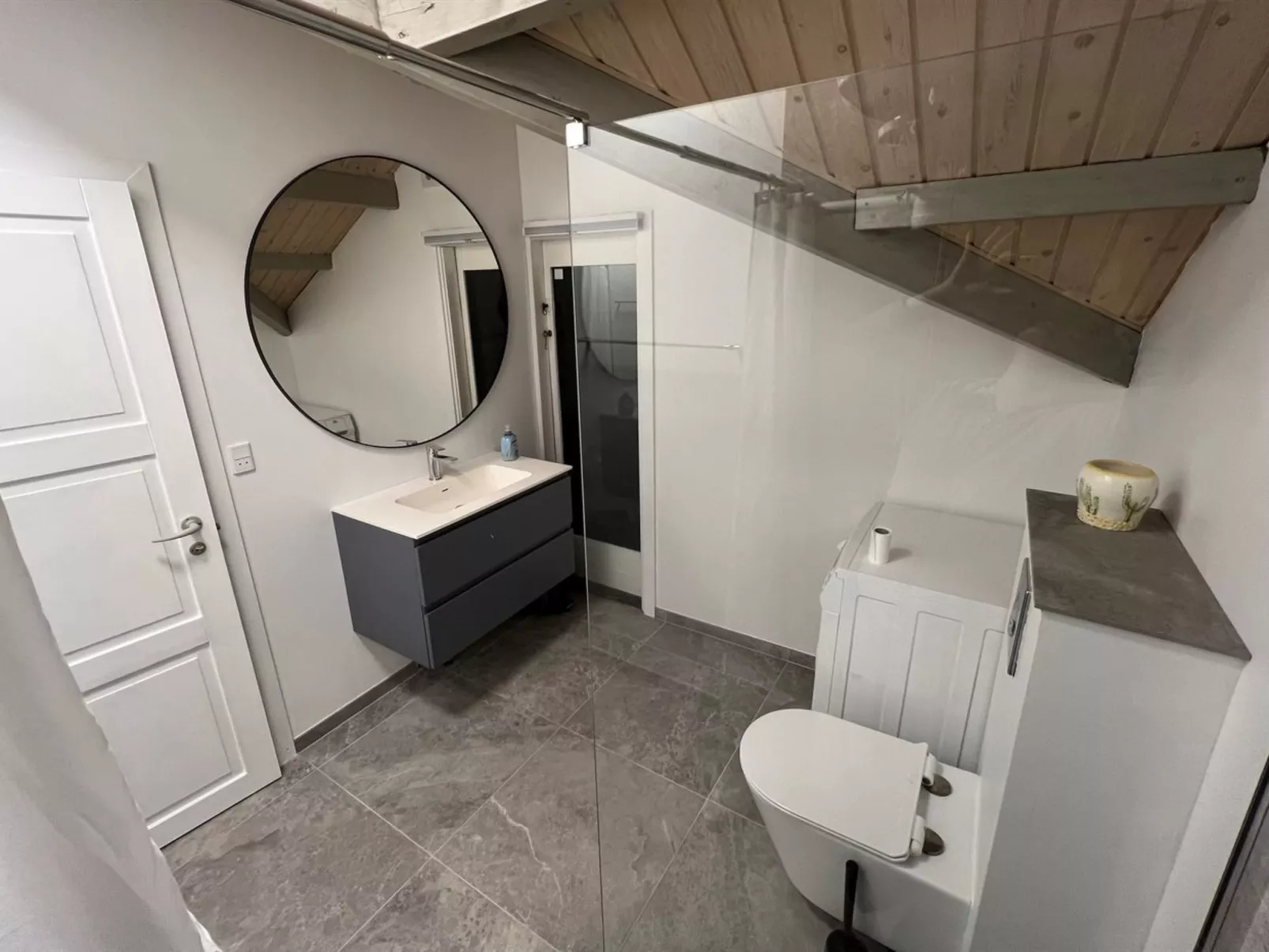 "Iskra" - 900m from the sea-Binnen