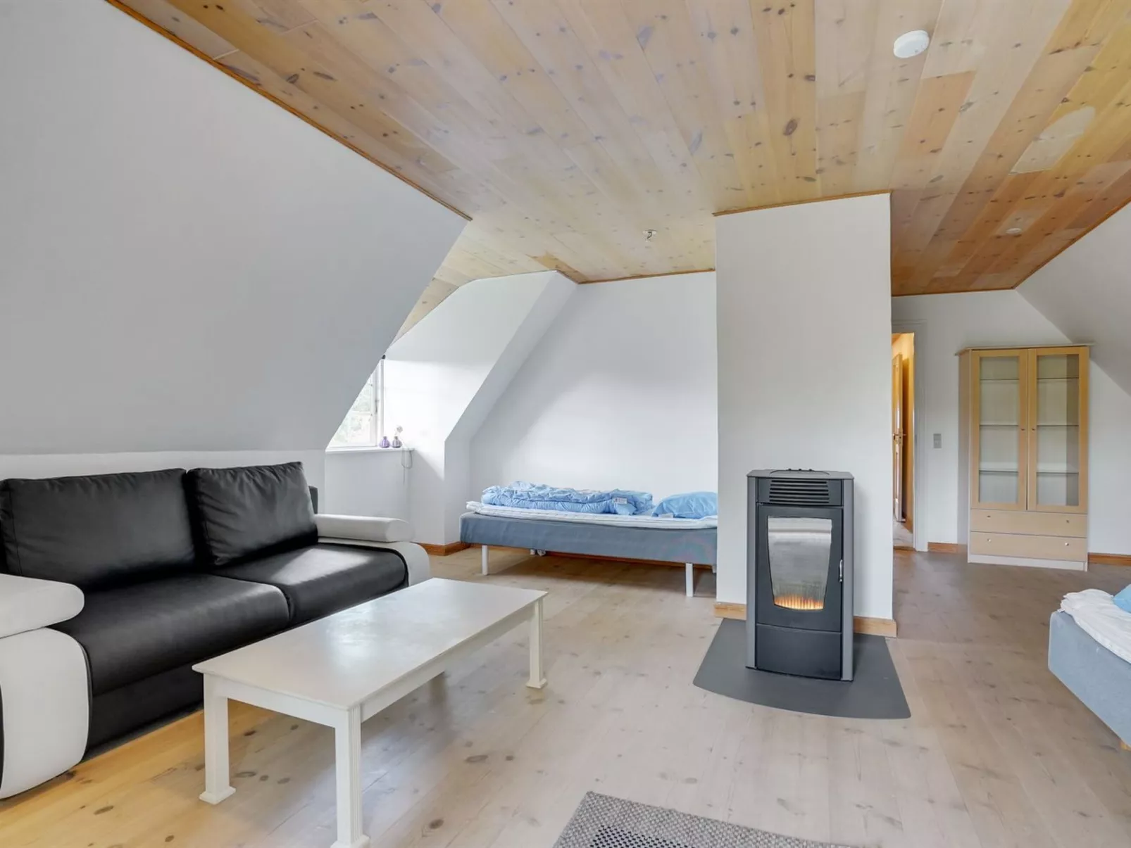 "Knut" - 10km from the sea-Binnen