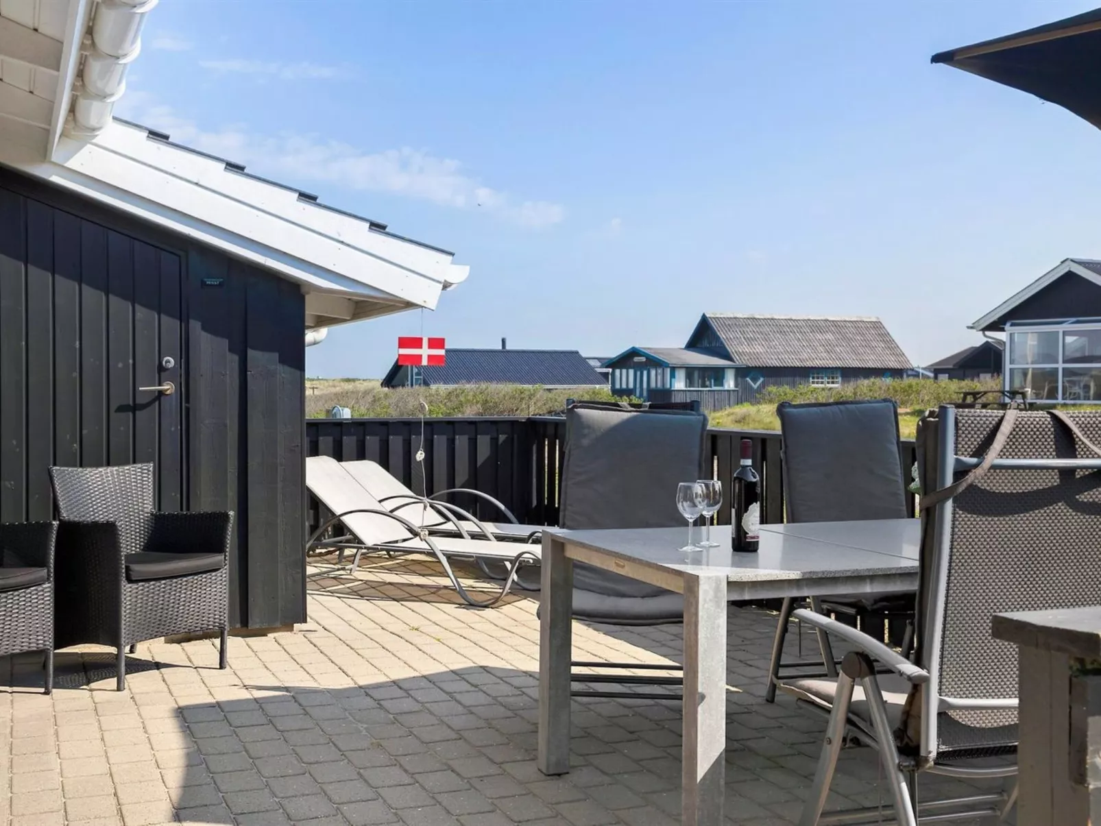 "Paul" - 100m from the sea-Buiten