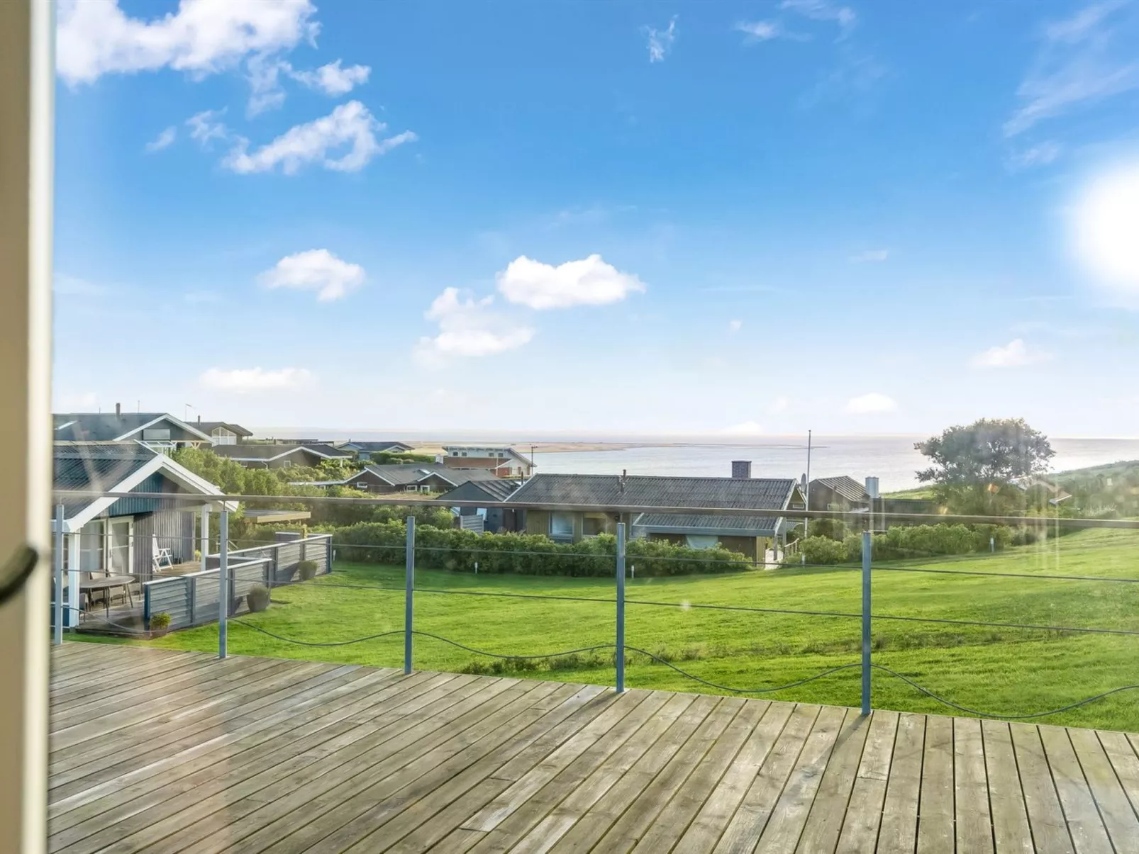 "Aksinja" - 250m to the fjord-Buiten