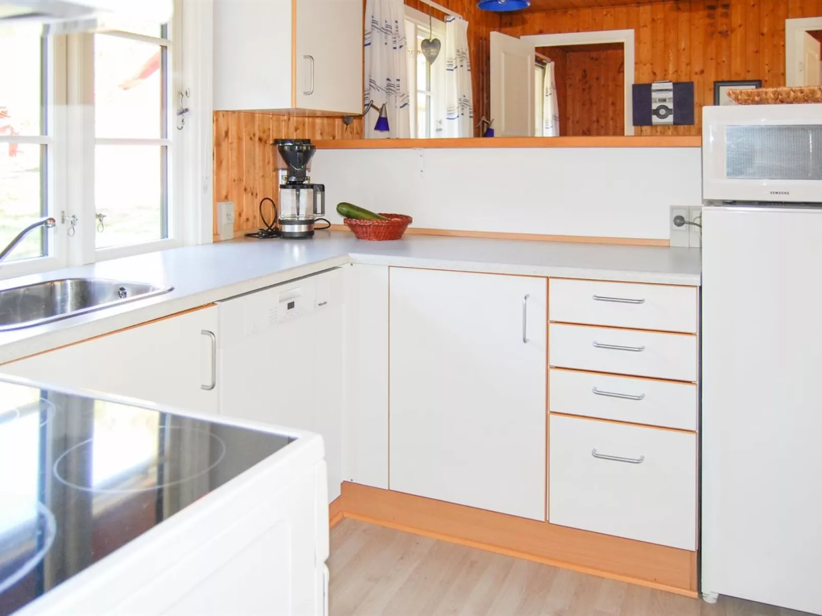 "Ulla" - 300m from the sea-Binnen