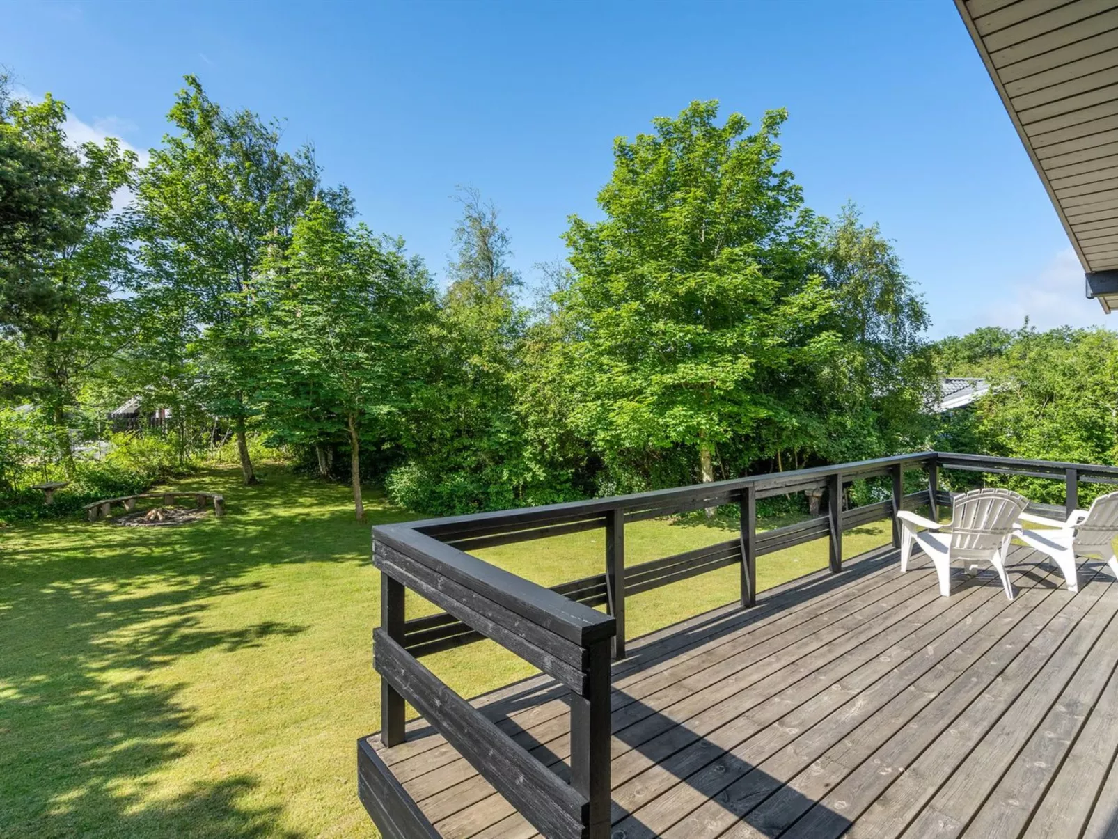 "Angantir" - 700m to the fjord-Buiten