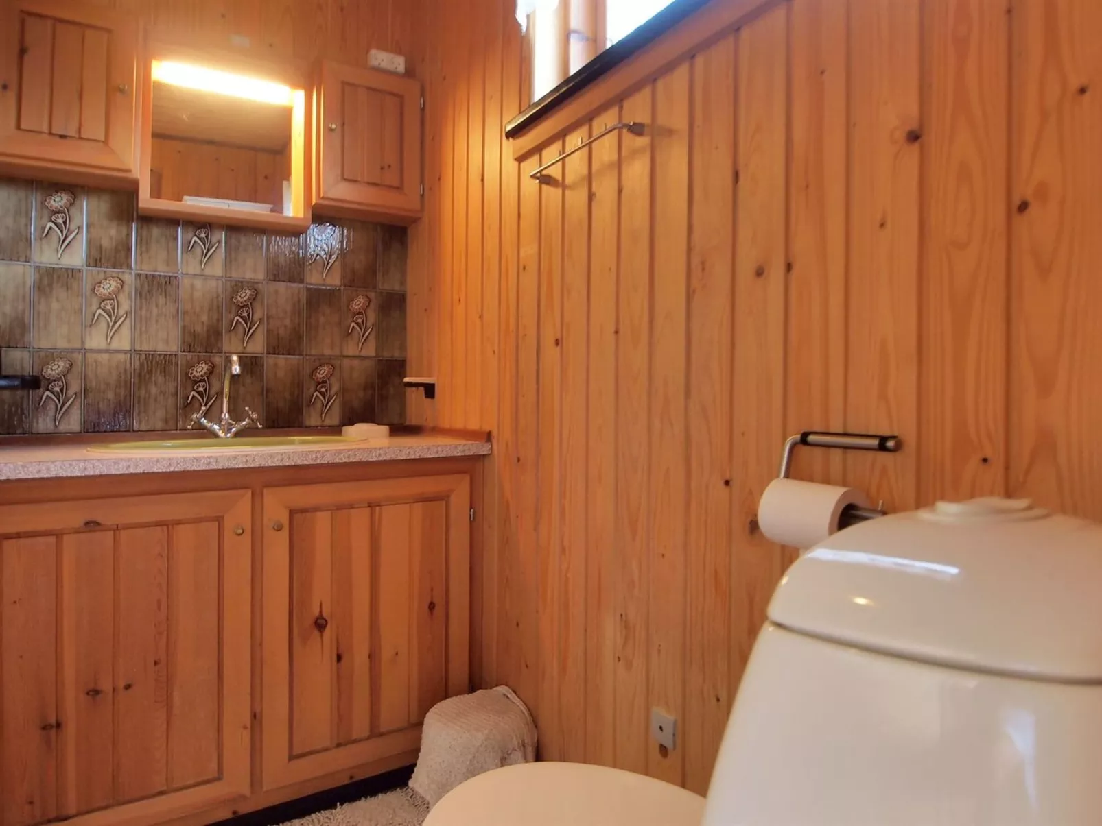 "Thing" - 200m from the sea-Binnen