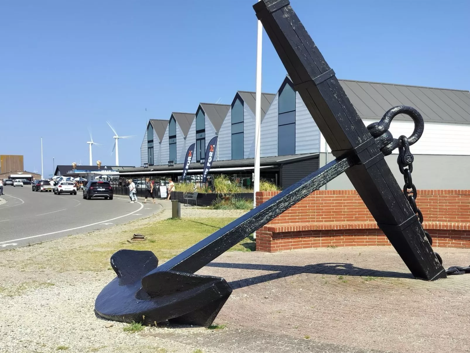 "Line" - 10m from the sea-Buiten