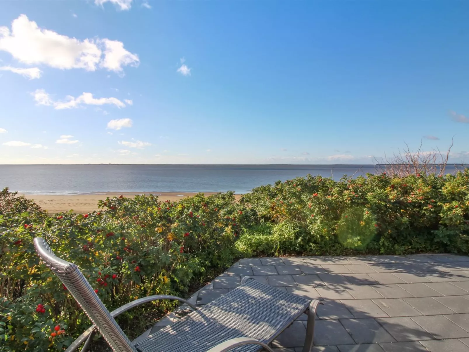 "Erno" - 20m from the sea-Buiten