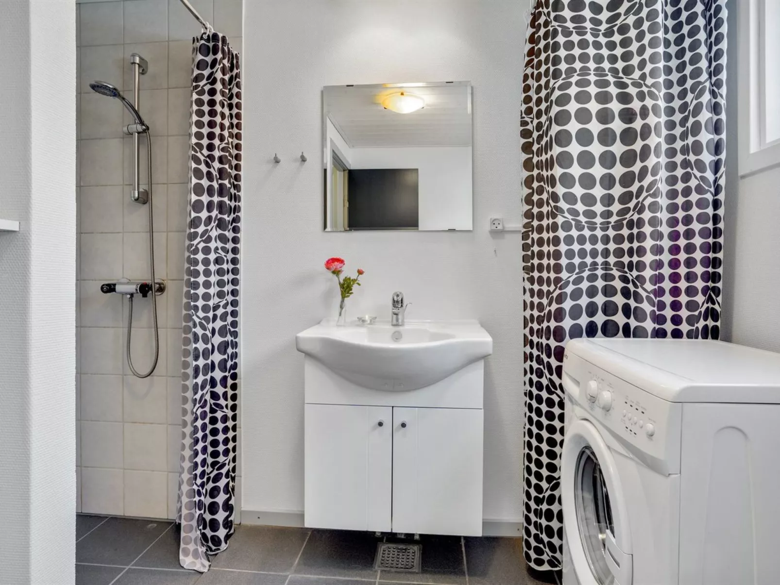 "Agneta" - 750m from the sea-Binnen