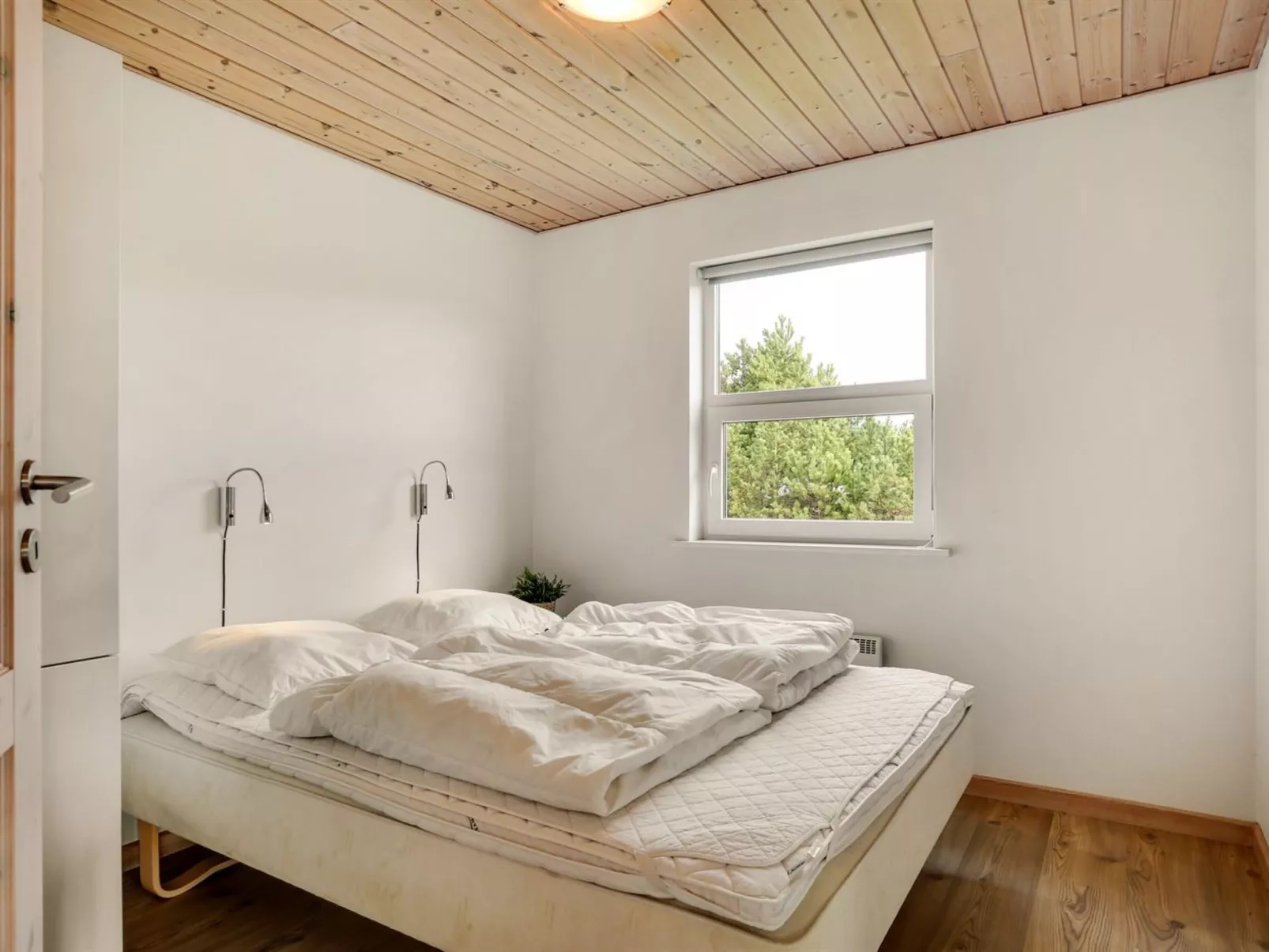 "Lirim" - 50m from the sea-Binnen