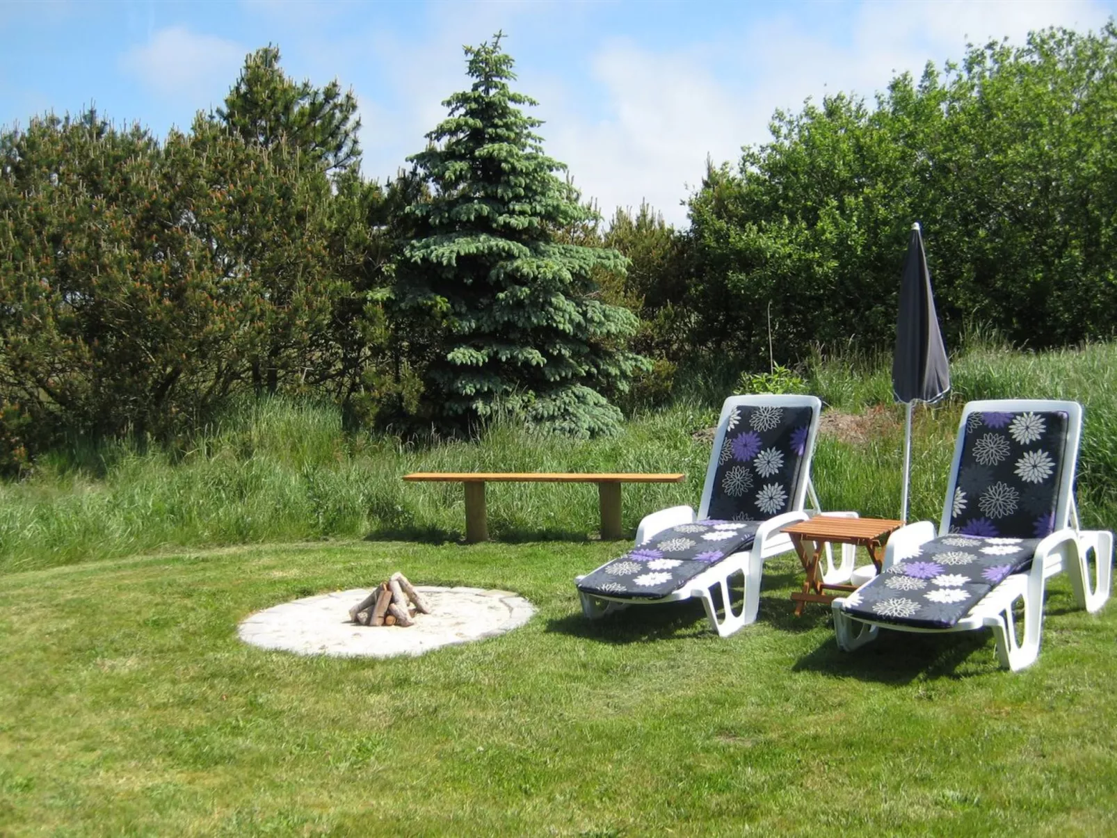 "Karlsefni" - 600m to the fjord-Buiten