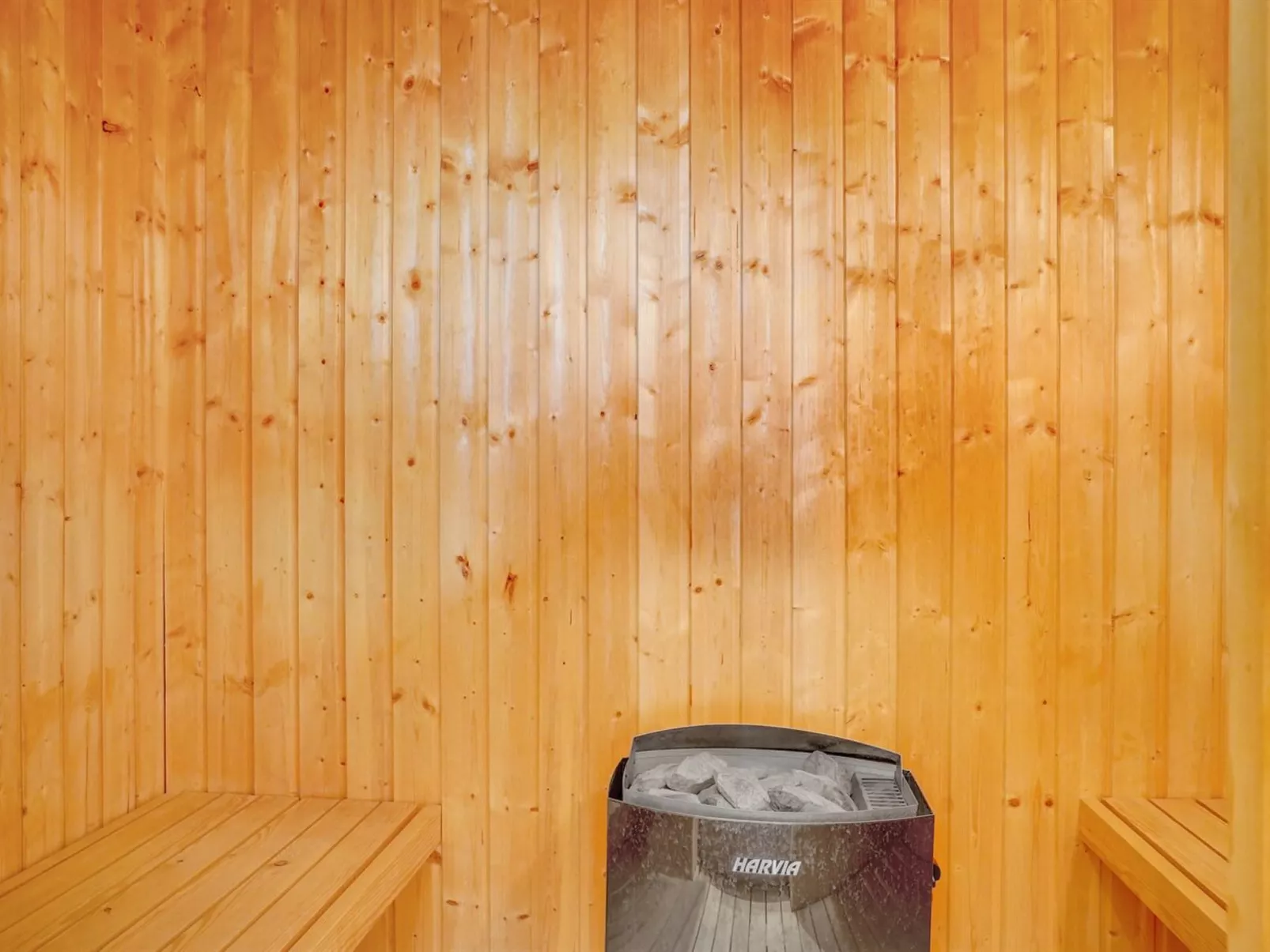 "Marjukka" - 10m from the sea-Binnen