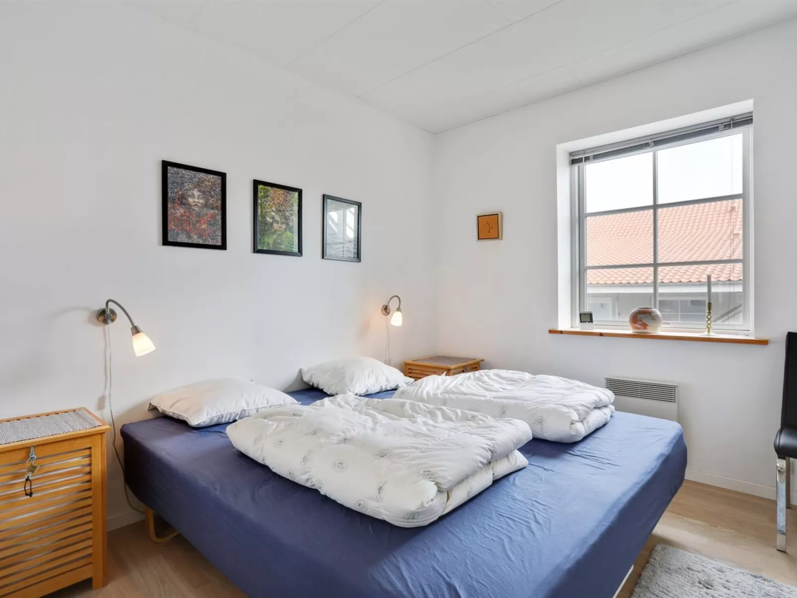 "Hunter" - 400m from the sea-Binnen