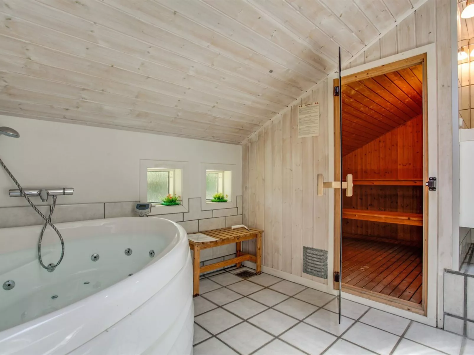 "Sylvia" - 900m from the sea-Binnen