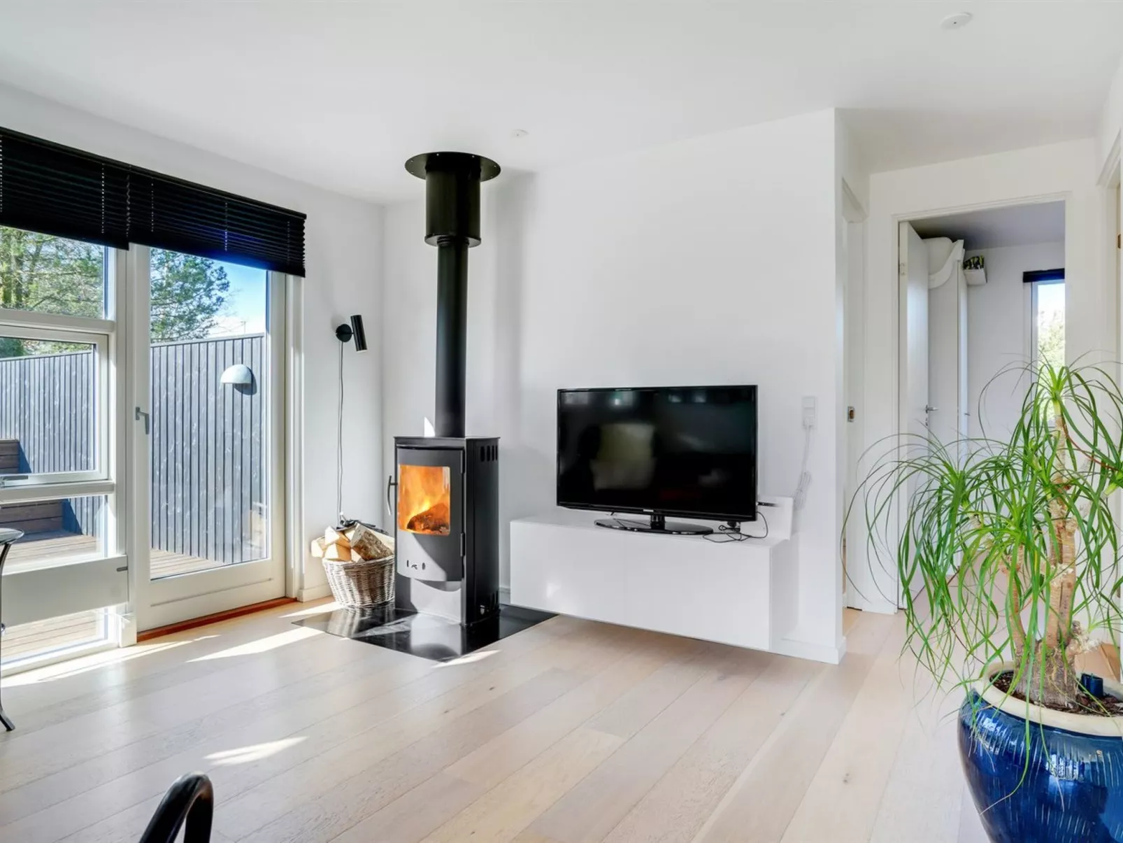 "Rosmarie" - 600m from the sea-Binnen