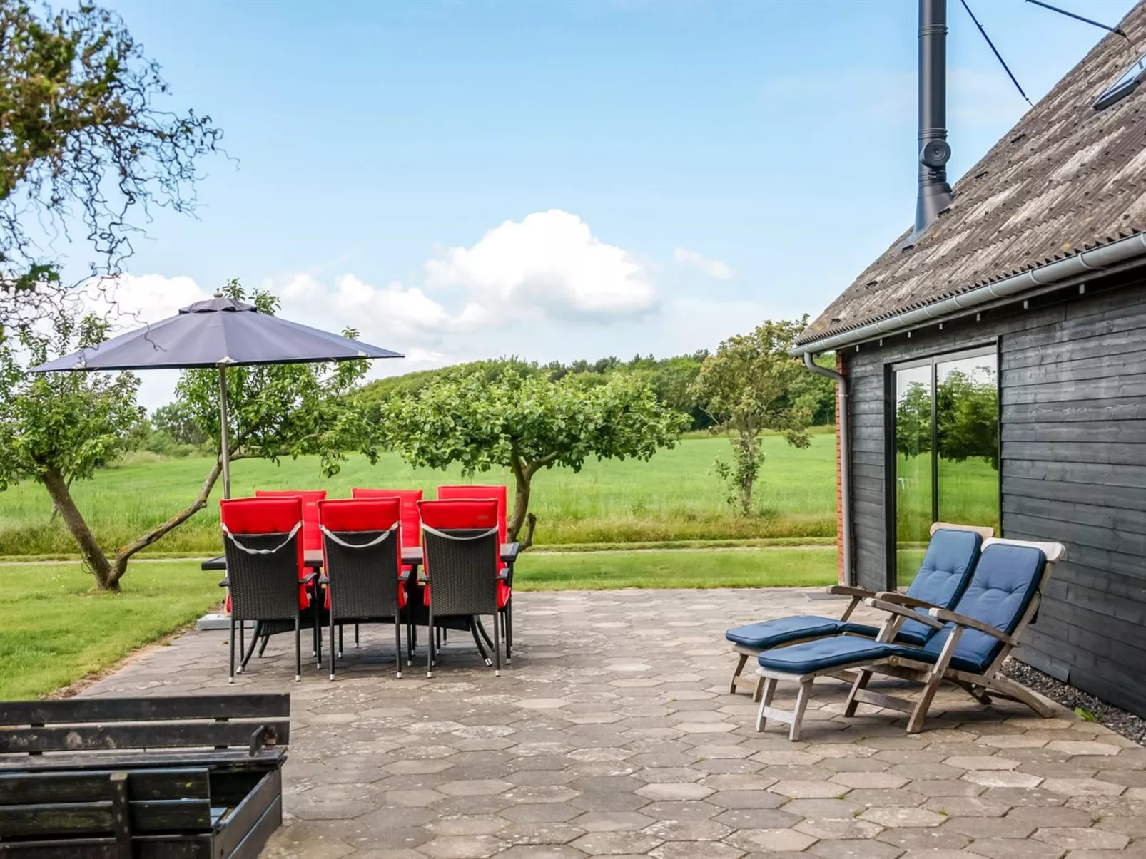 "Emin" - 100m from the sea-Buiten