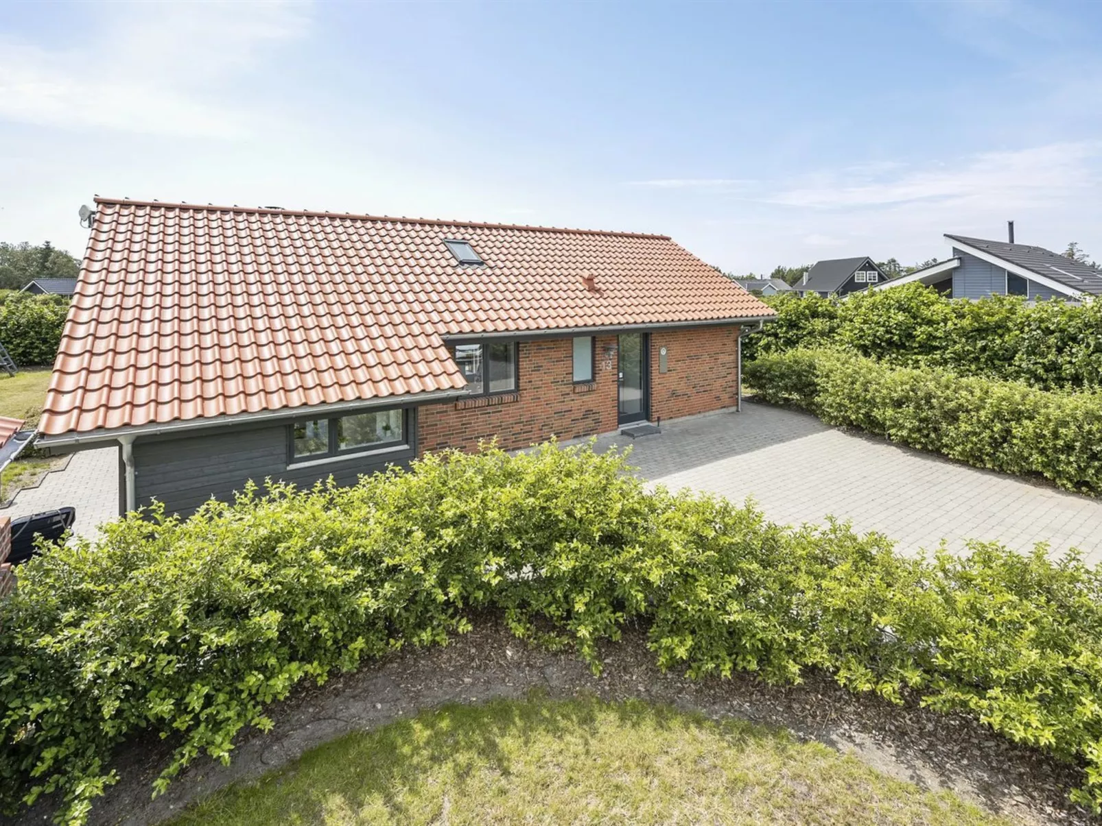 "Donka" - 300m to the fjord-Buiten