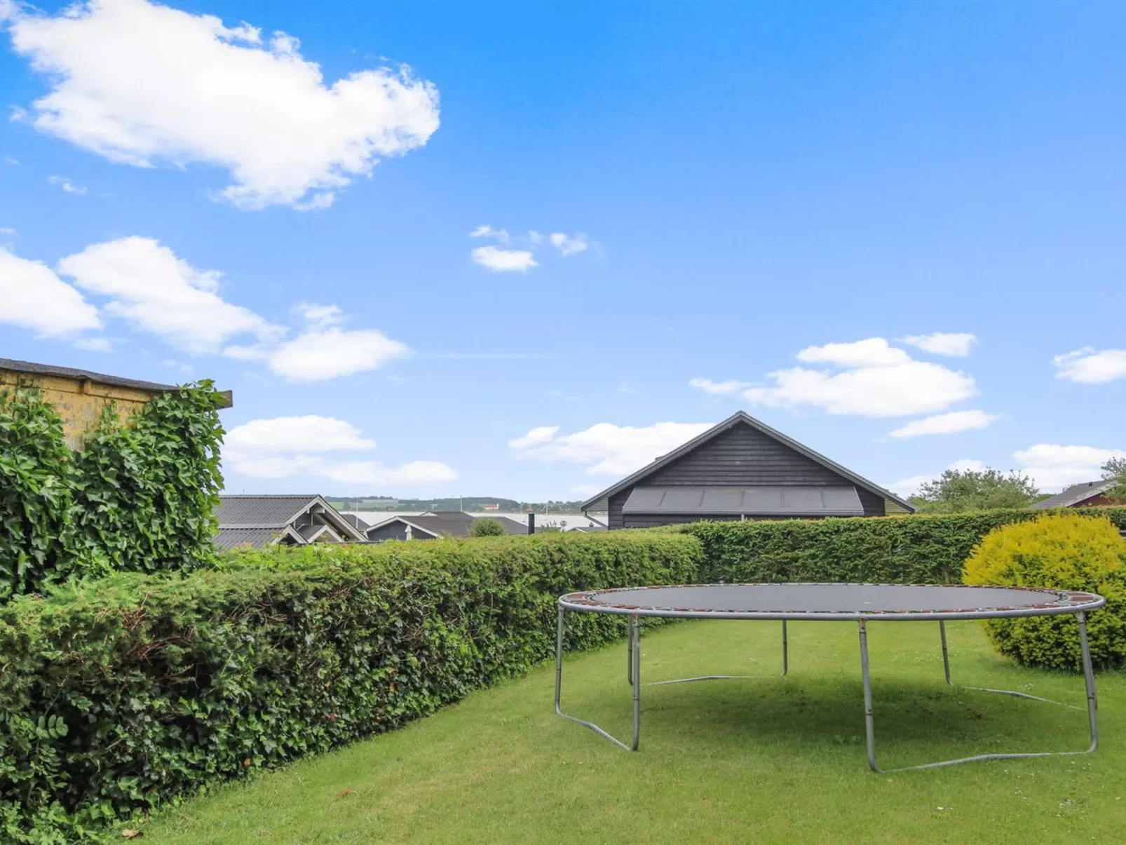 "Giselle" - 150m from the sea-Buiten