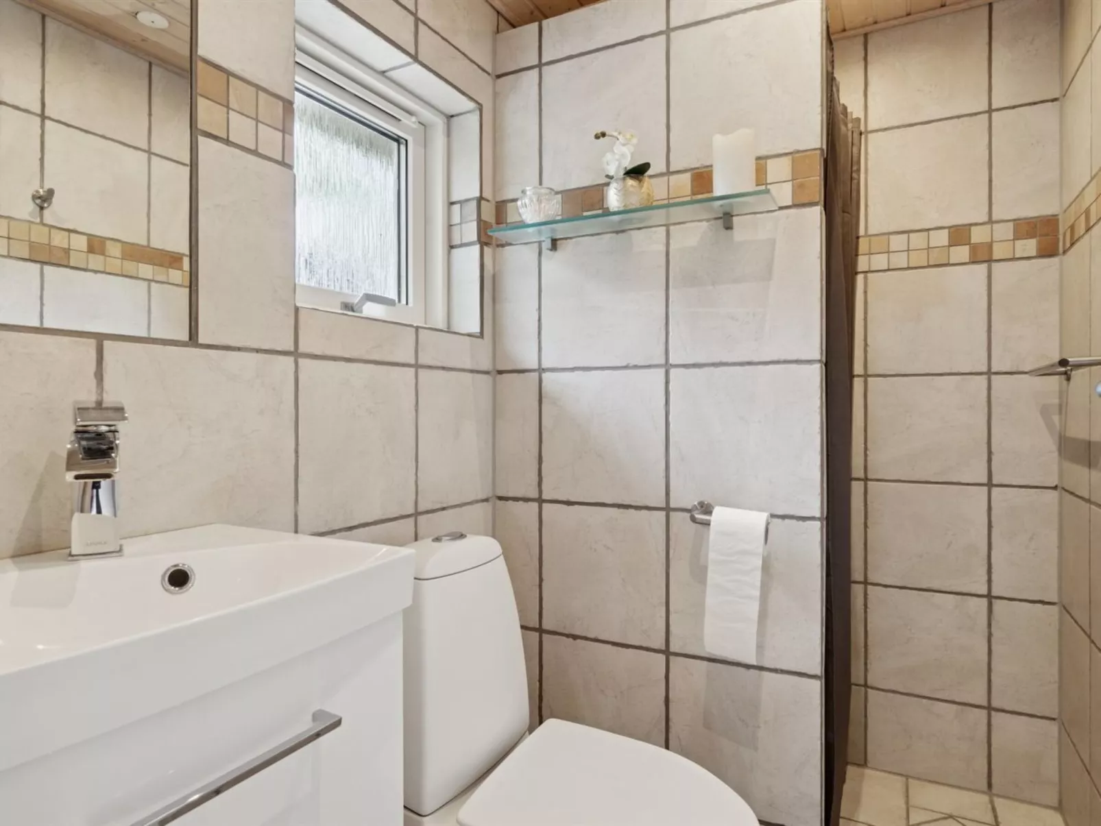 "Bergulv" - 75m from the sea-Binnen