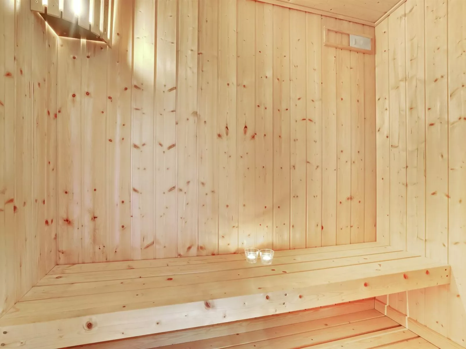 "Leny" - 450m to the fjord-Binnen