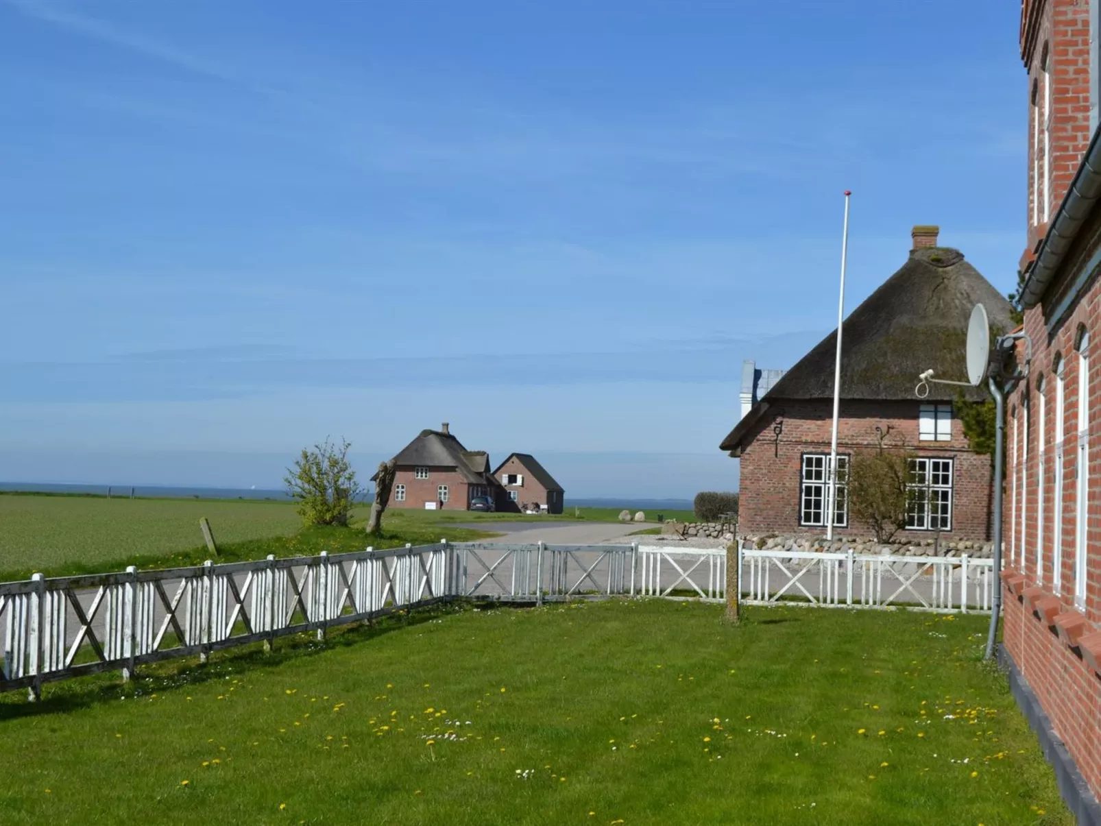 "Adine" - 13km from the sea-Buiten