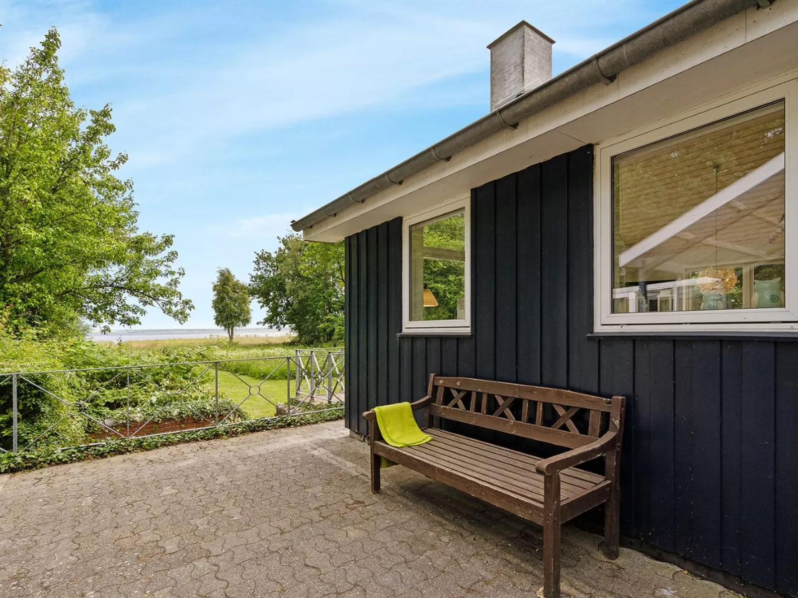 "Ødger" - 150m to the fjord-Buiten