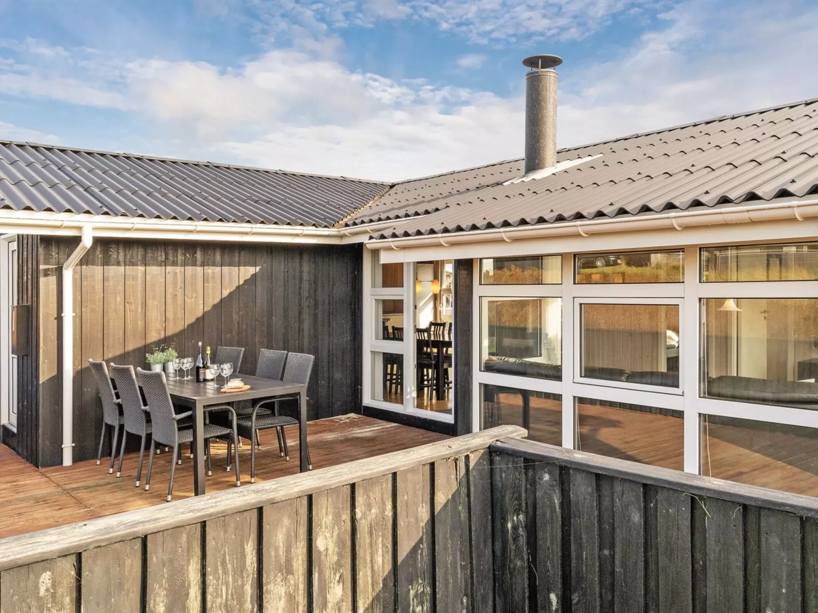 "Hroswitha" - 100m from the sea-Buiten