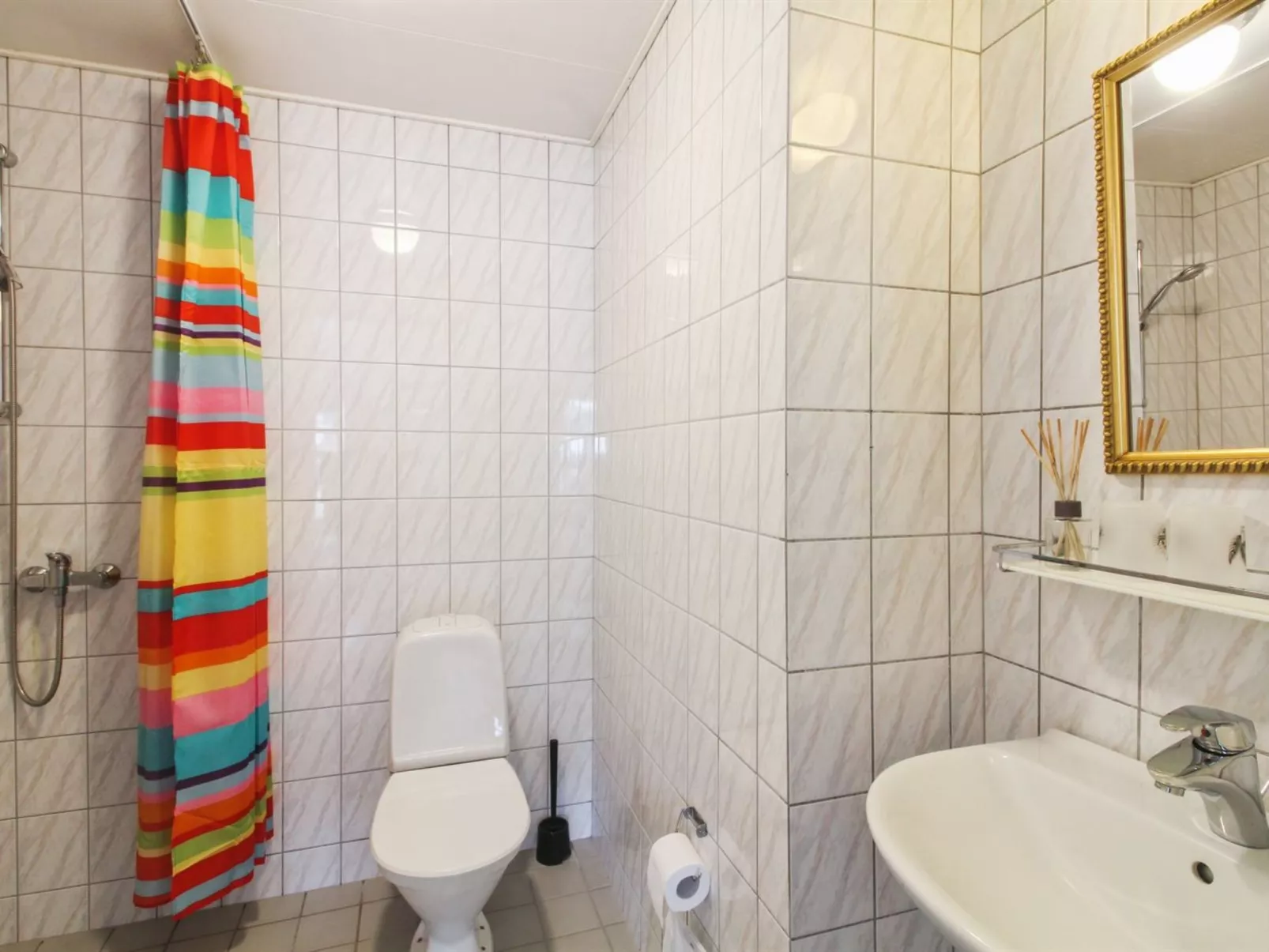 "Esja" - 22km from the sea-Binnen