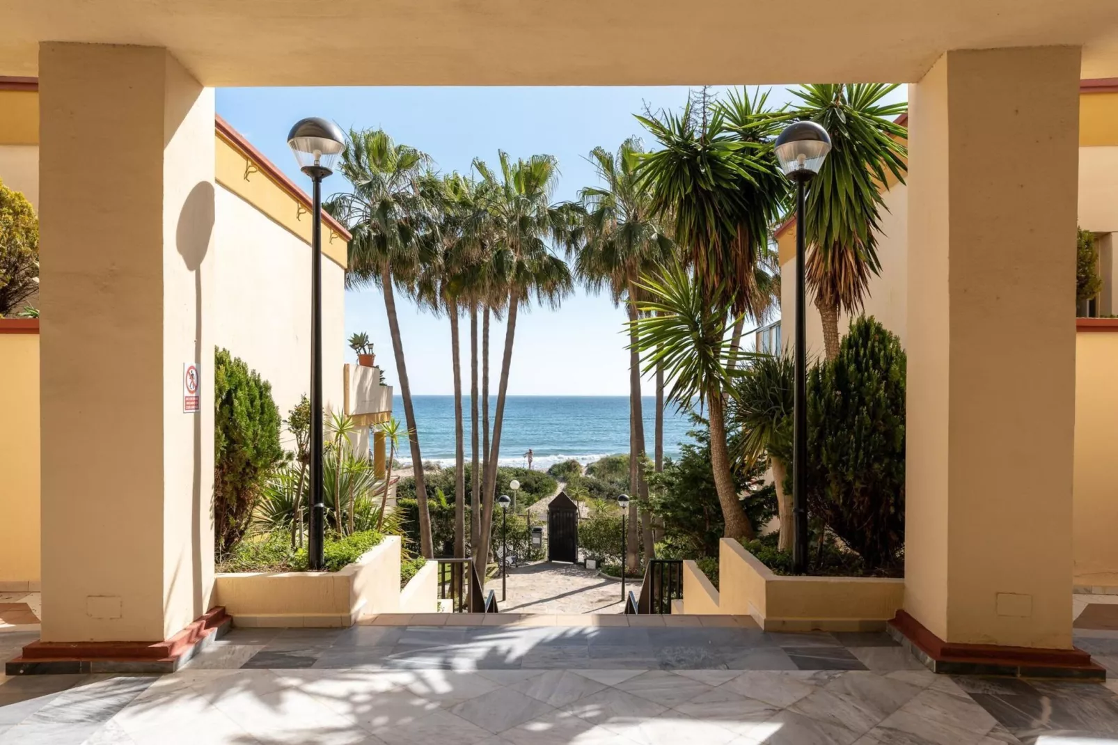 CT 239 - Romana Playa - First Beachline-Hal-ontvangst